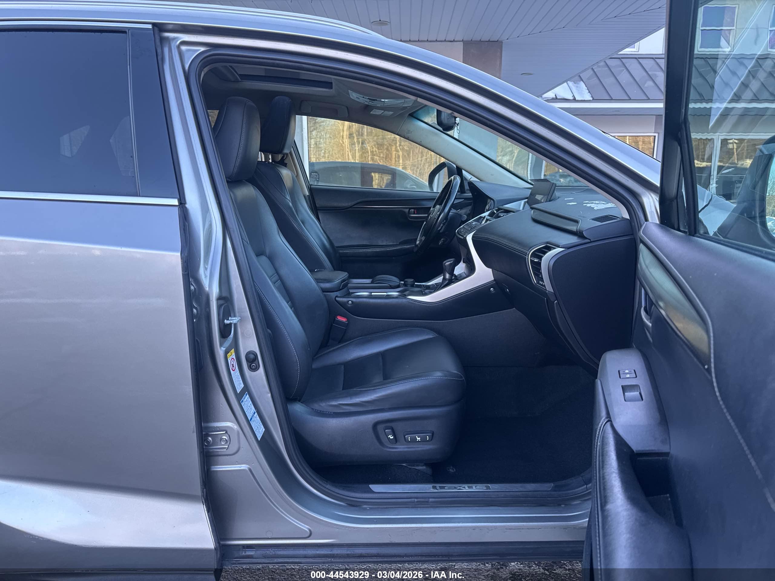 LEXUS NX image 5