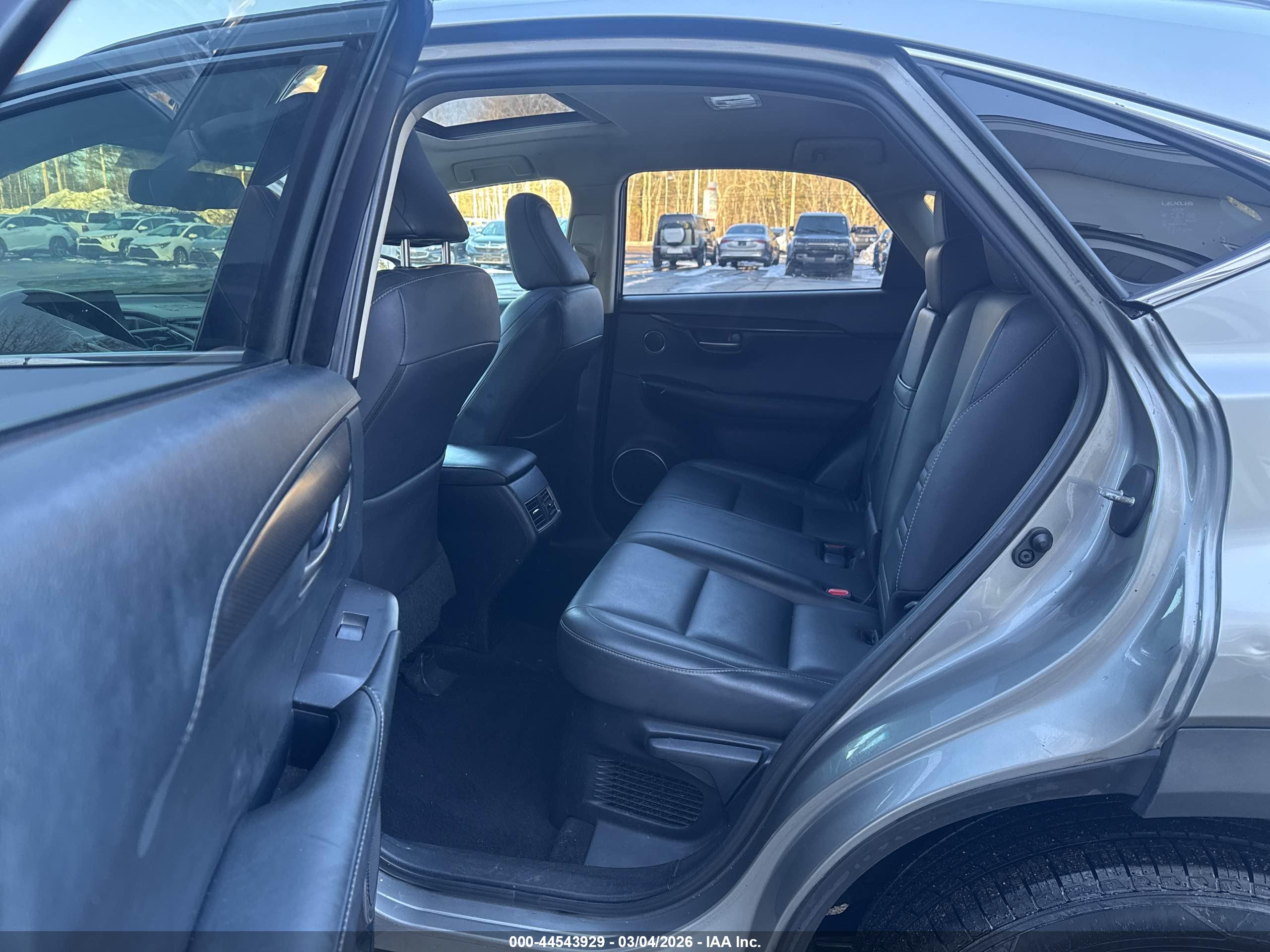 LEXUS NX image 8