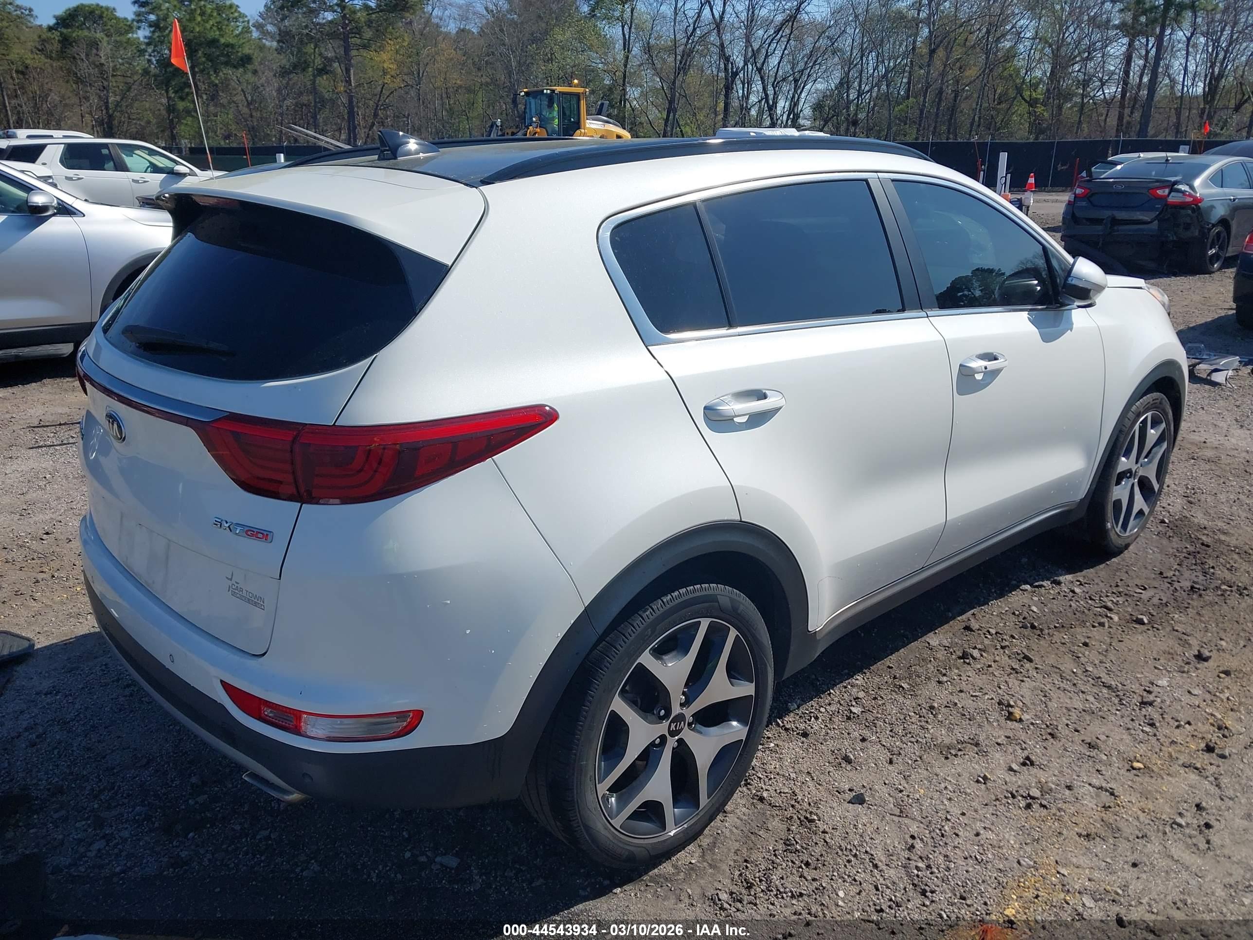 KIA SPORTAGE image 4