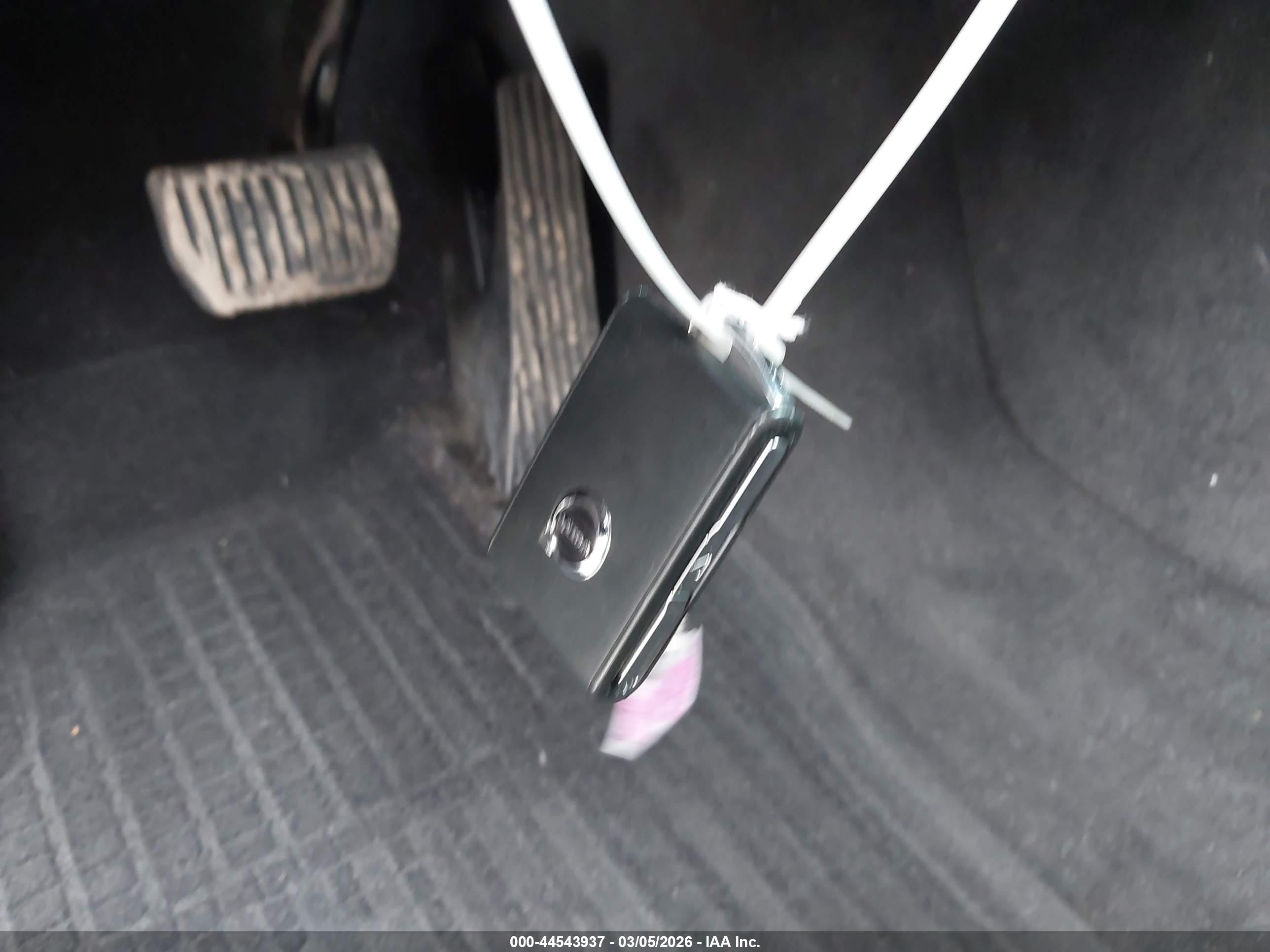 VOLVO XC60 image 11