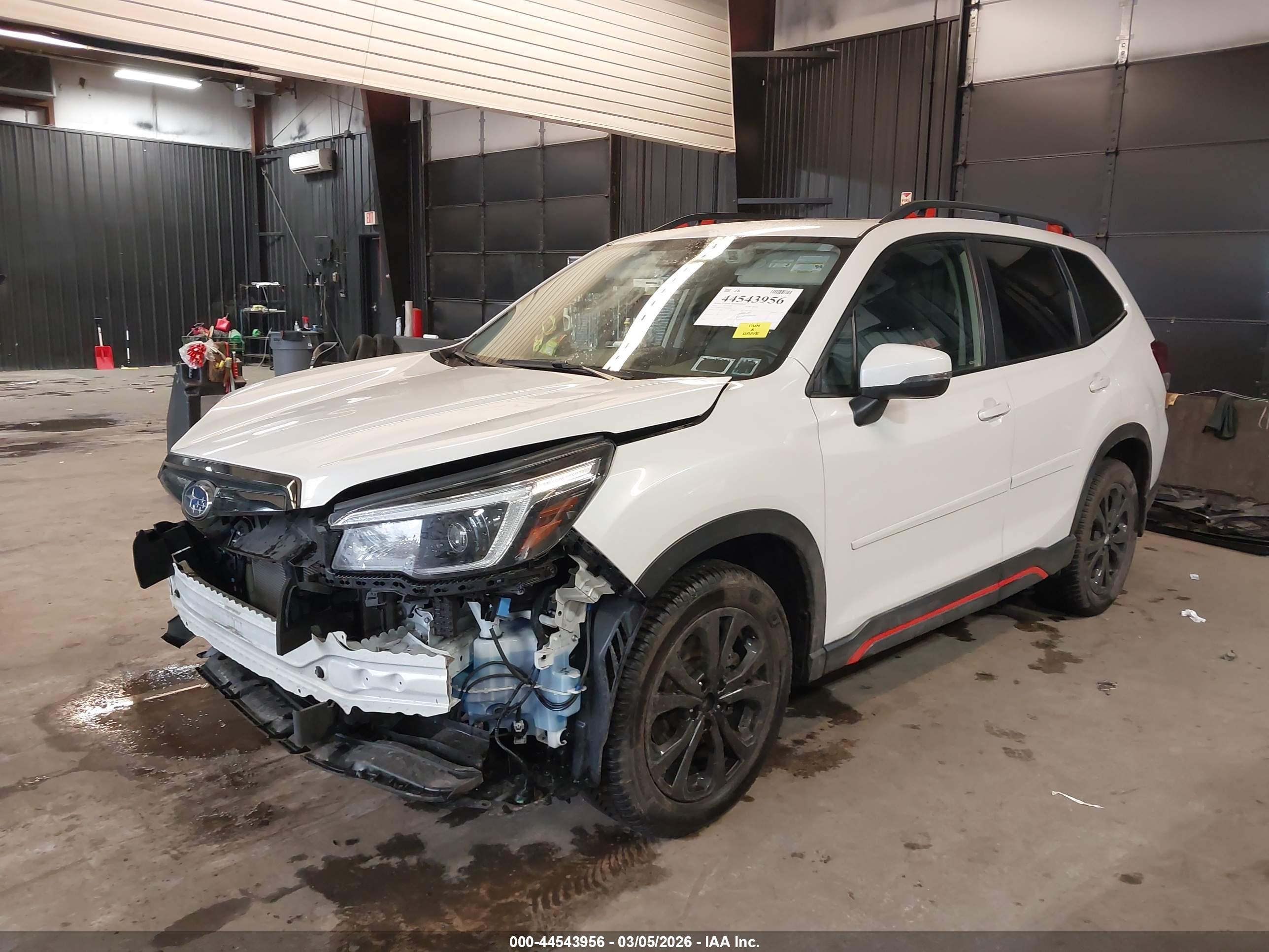 SUBARU FORESTER image 2