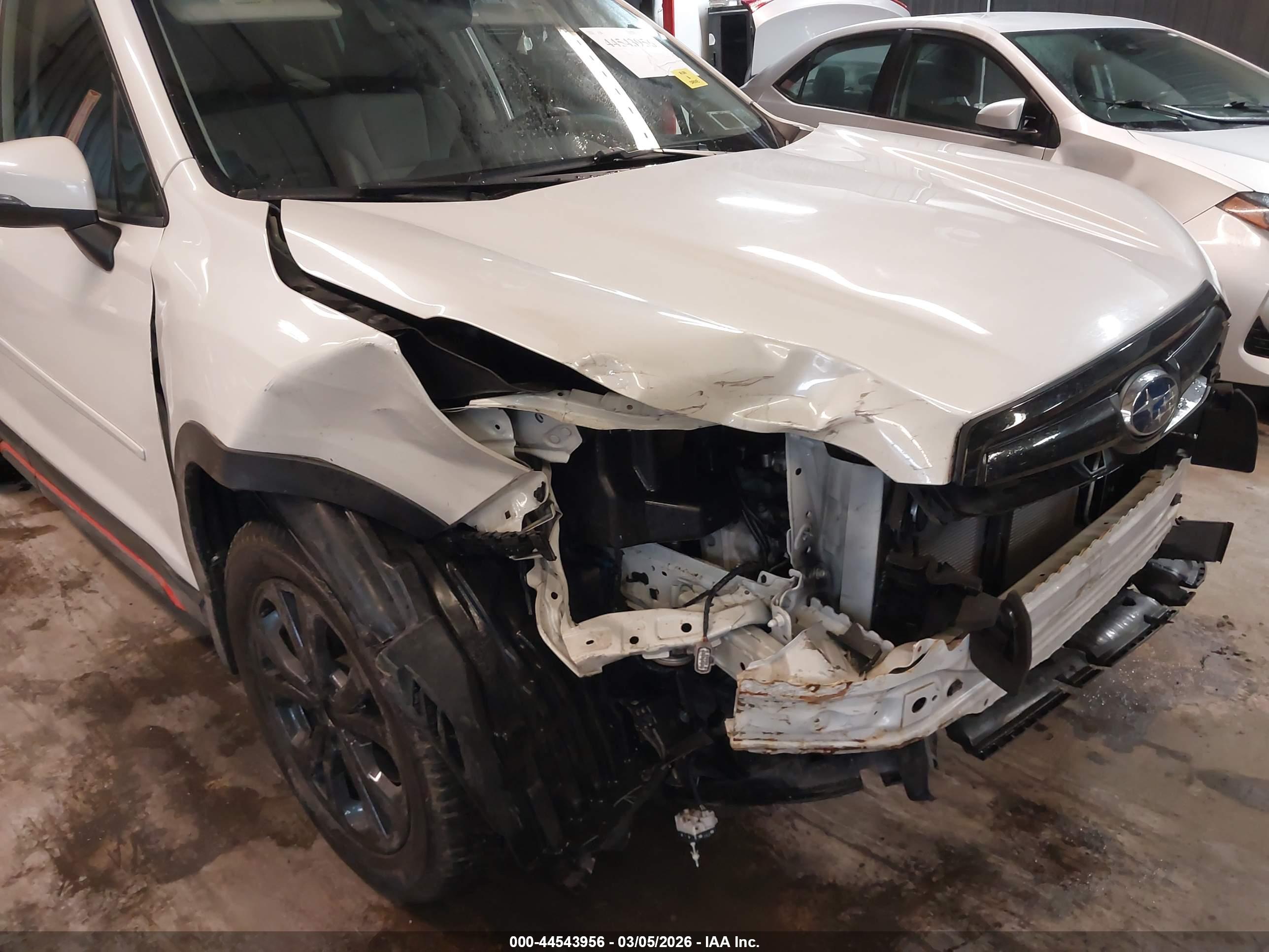 SUBARU FORESTER image 6
