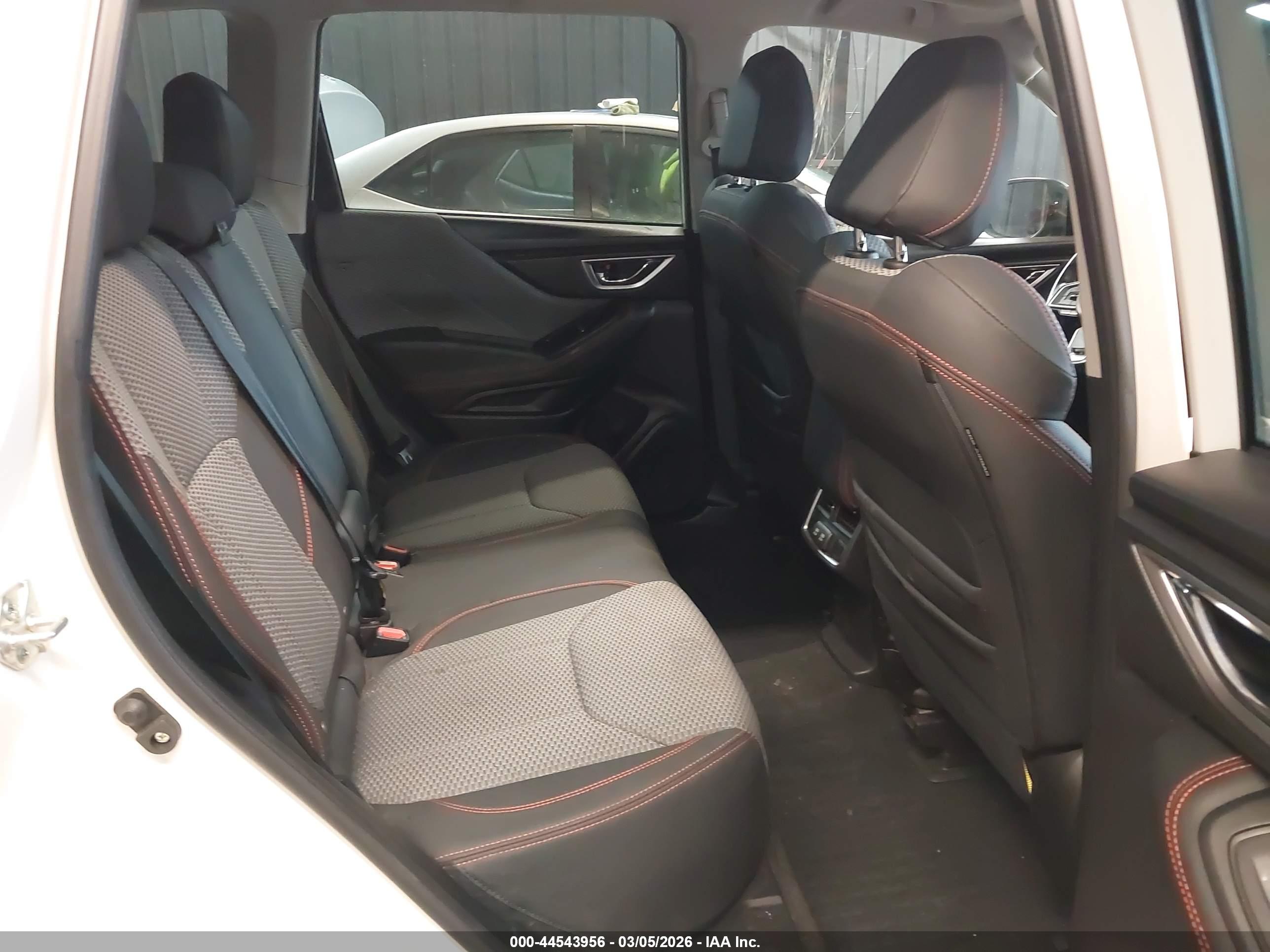 SUBARU FORESTER image 8