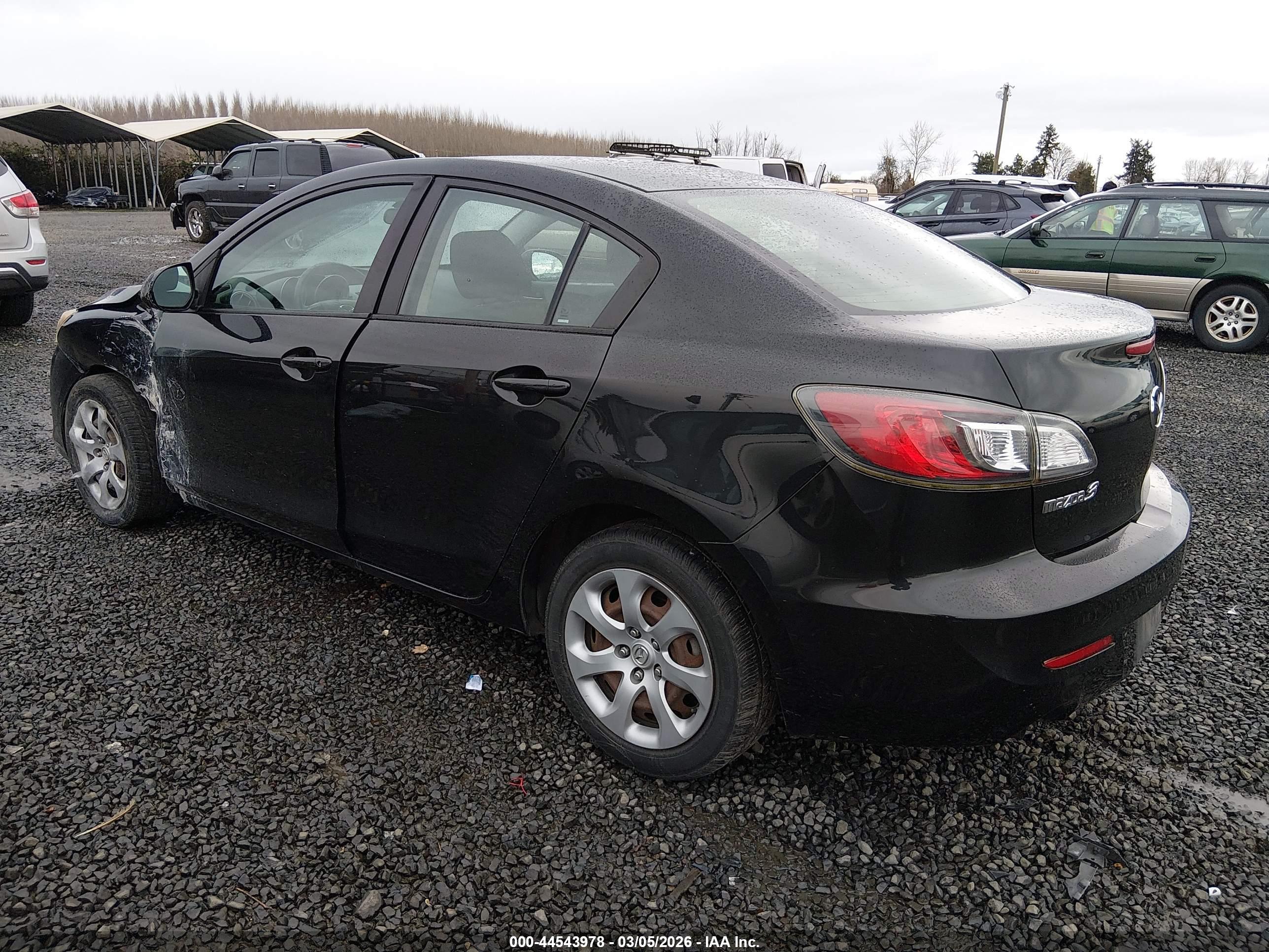 MAZDA MAZDA3 image 3