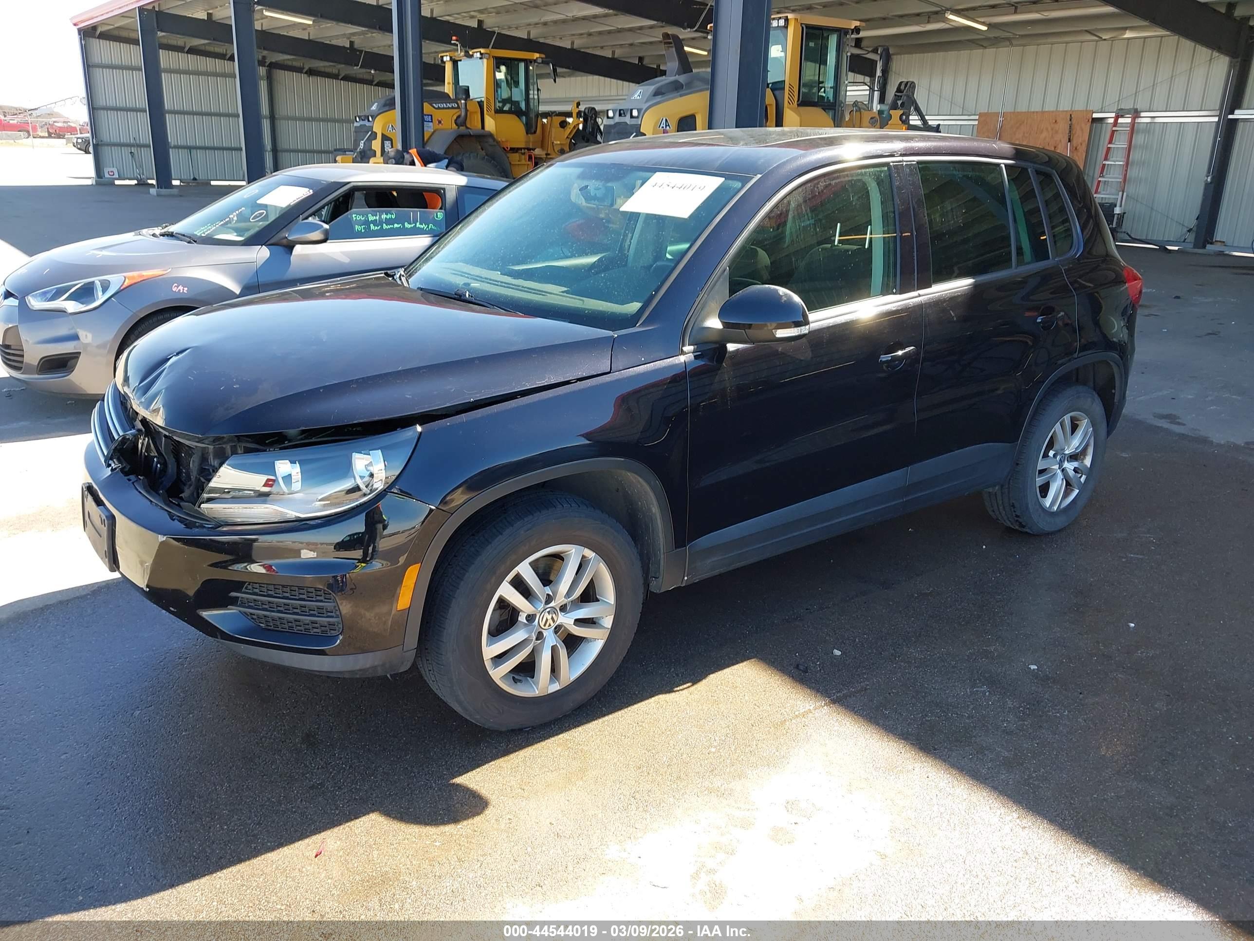 VOLKSWAGEN TIGUAN image 2