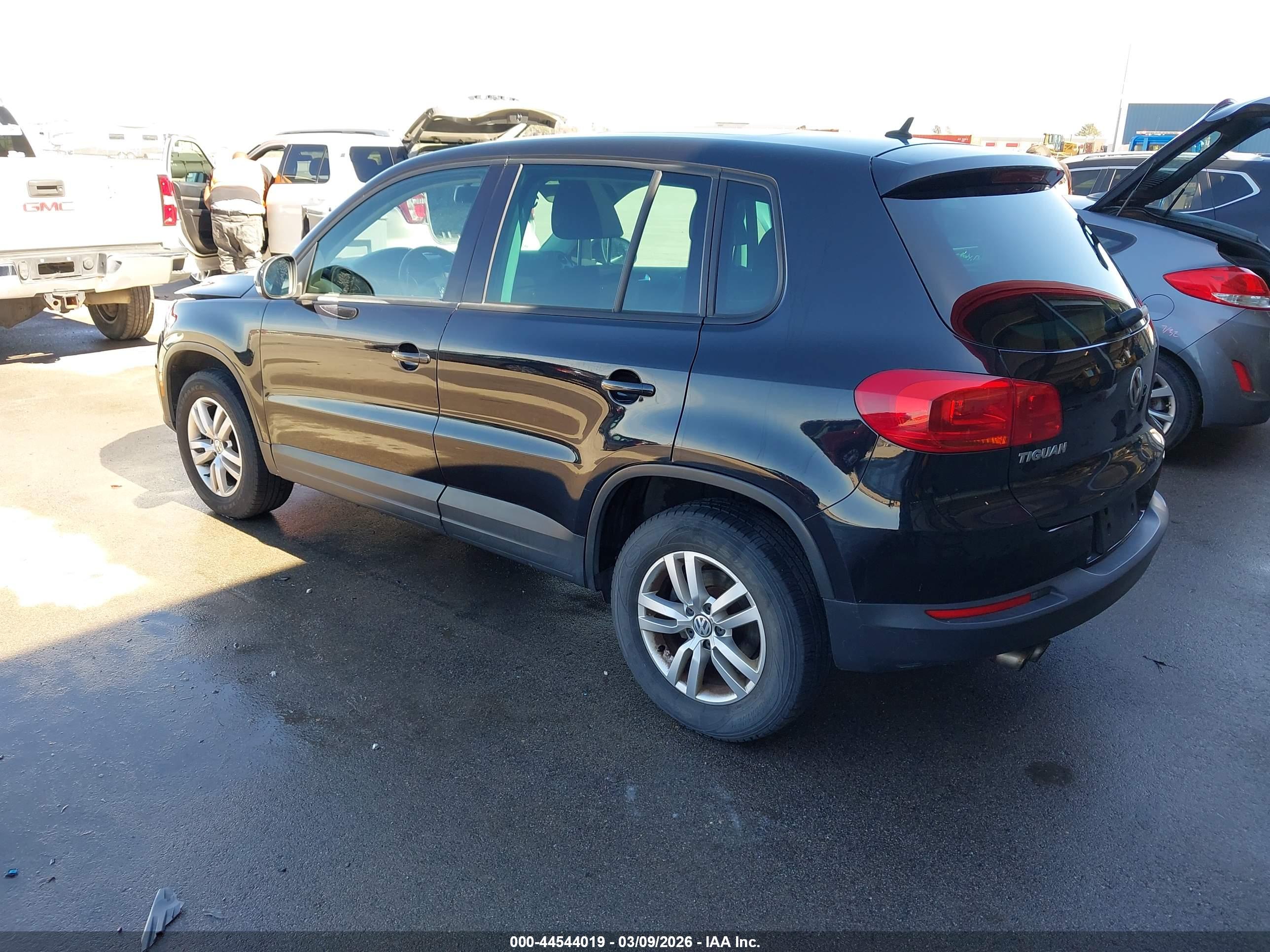 VOLKSWAGEN TIGUAN image 3