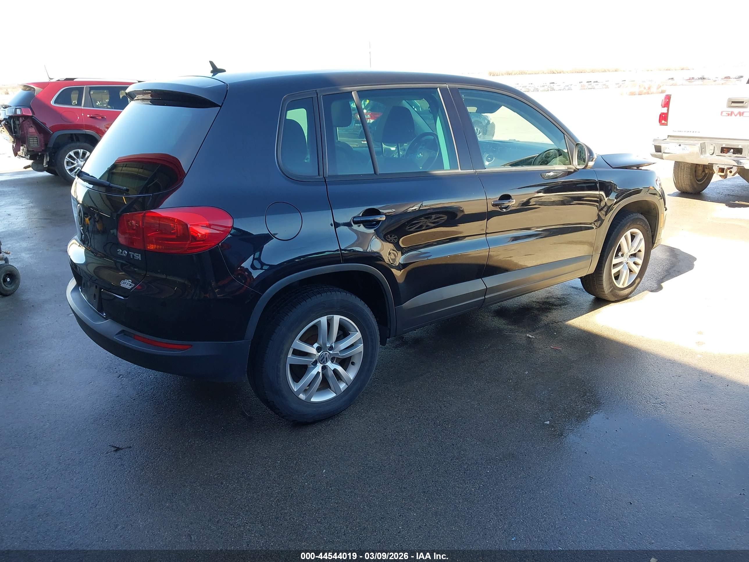 VOLKSWAGEN TIGUAN image 4