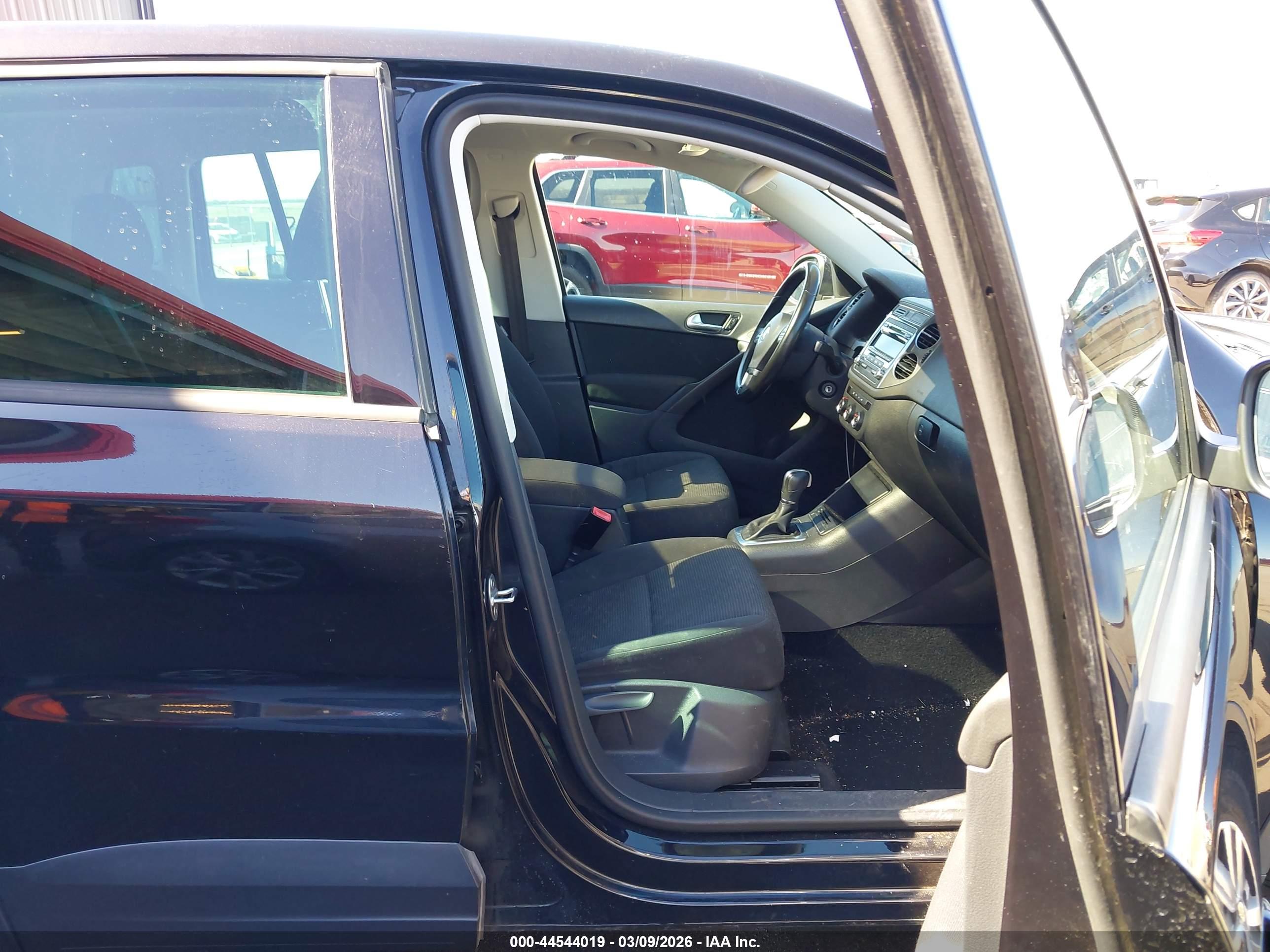 VOLKSWAGEN TIGUAN image 5
