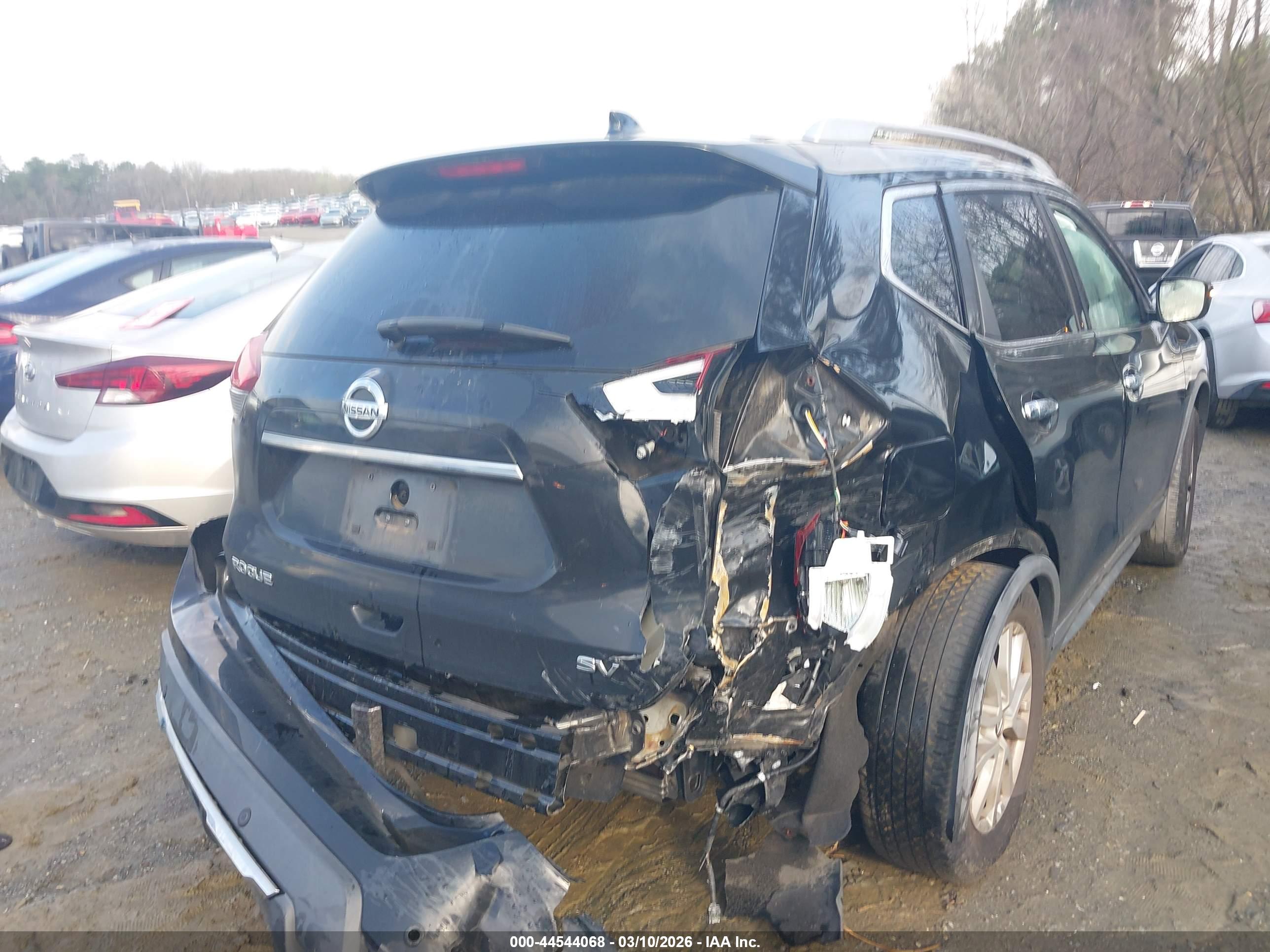 NISSAN ROGUE image 4