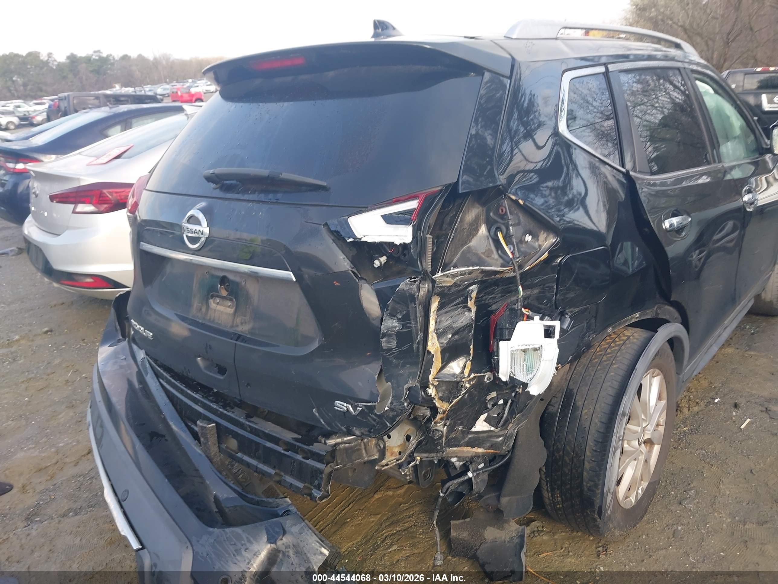 NISSAN ROGUE image 6