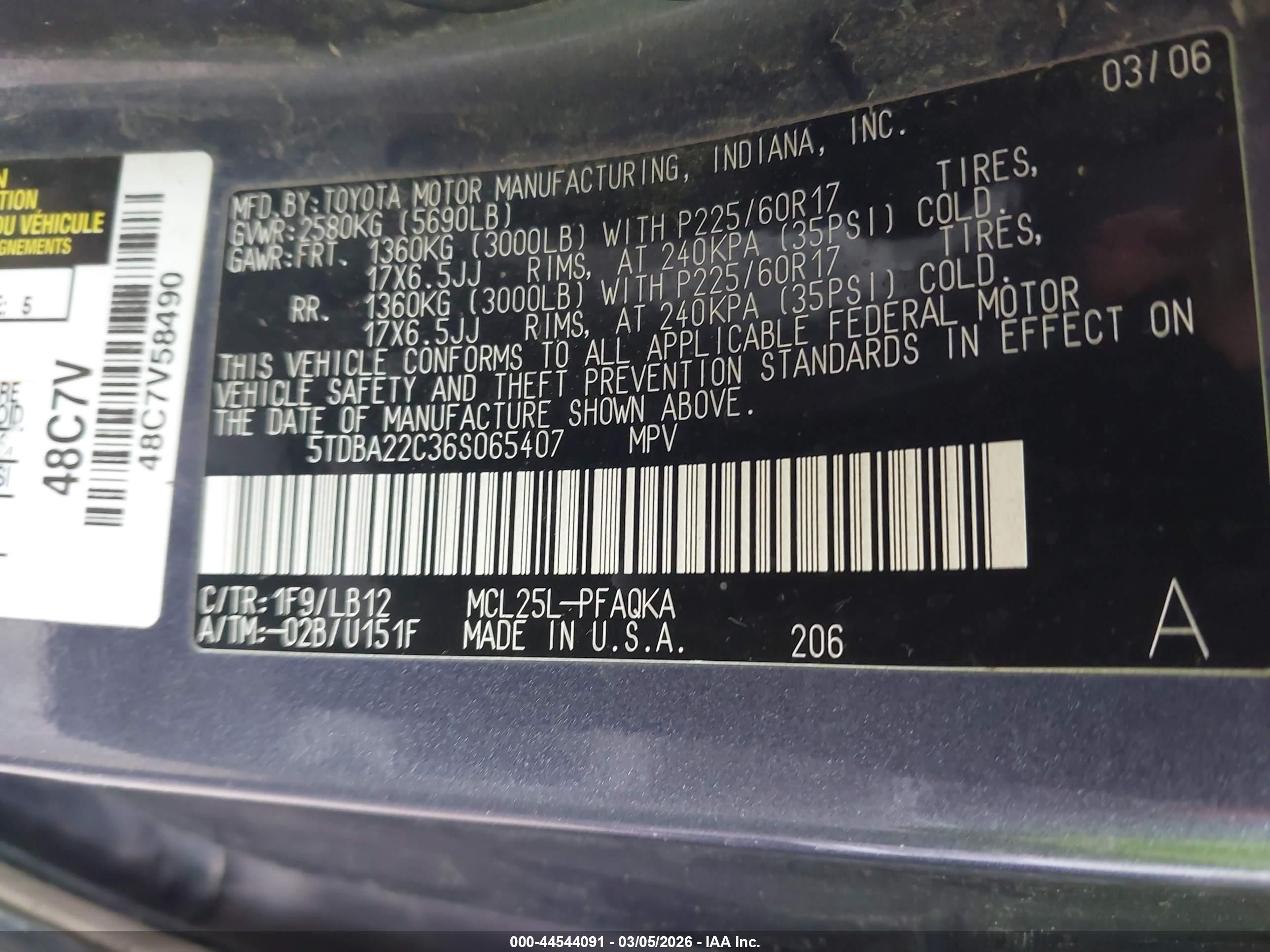 TOYOTA SIENNA image 9