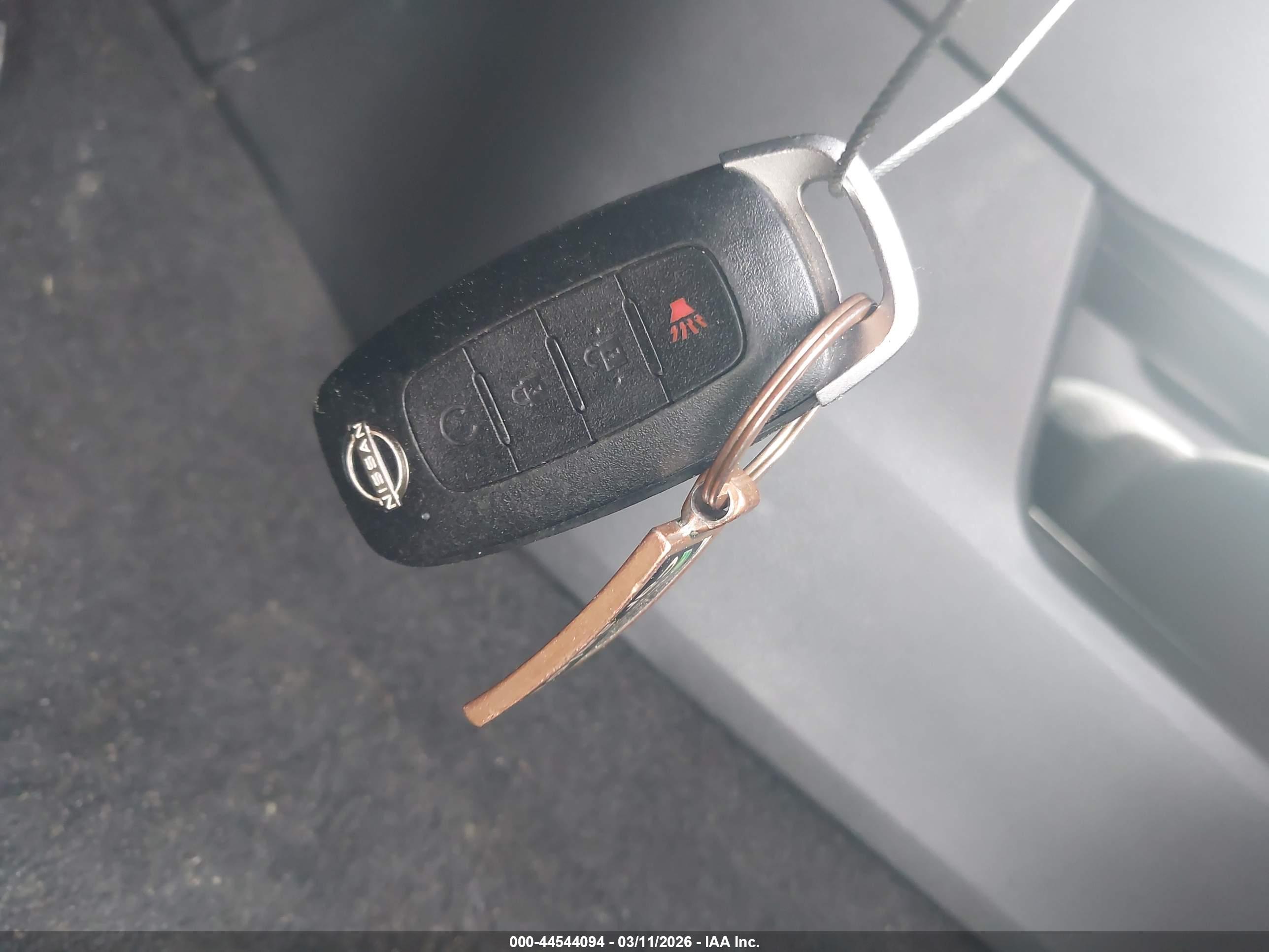 NISSAN ROGUE image 11