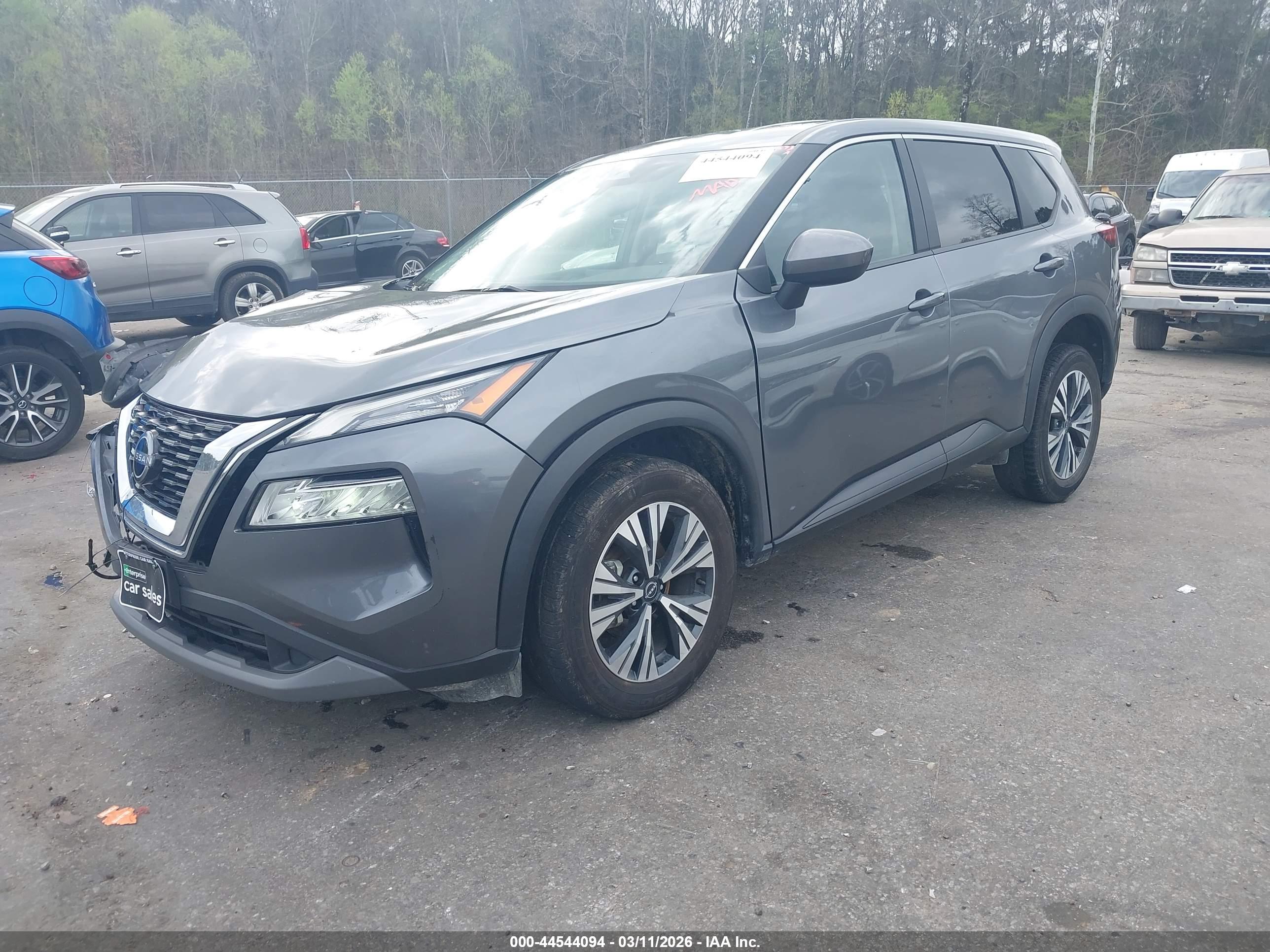 NISSAN ROGUE image 2