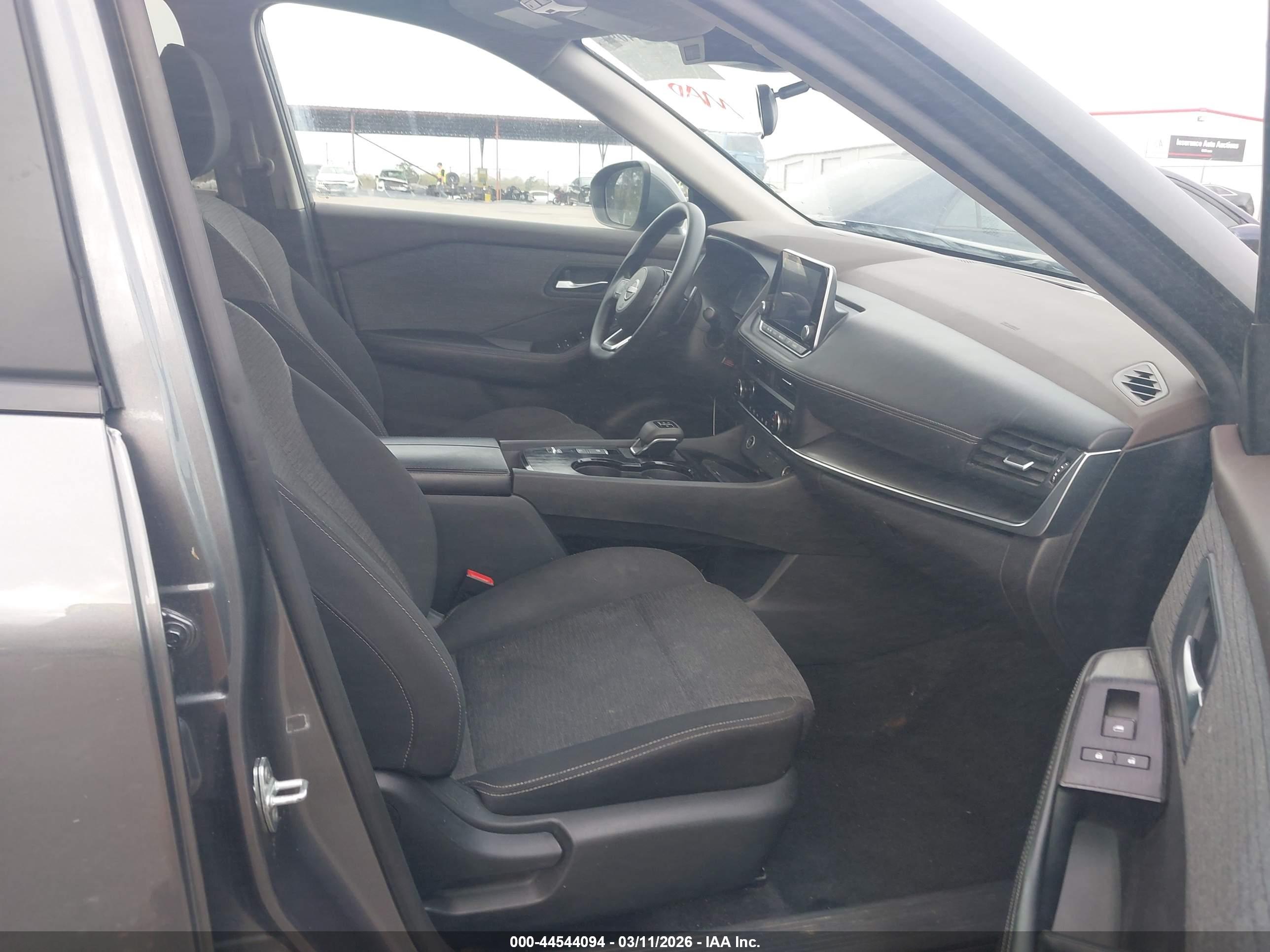 NISSAN ROGUE image 5