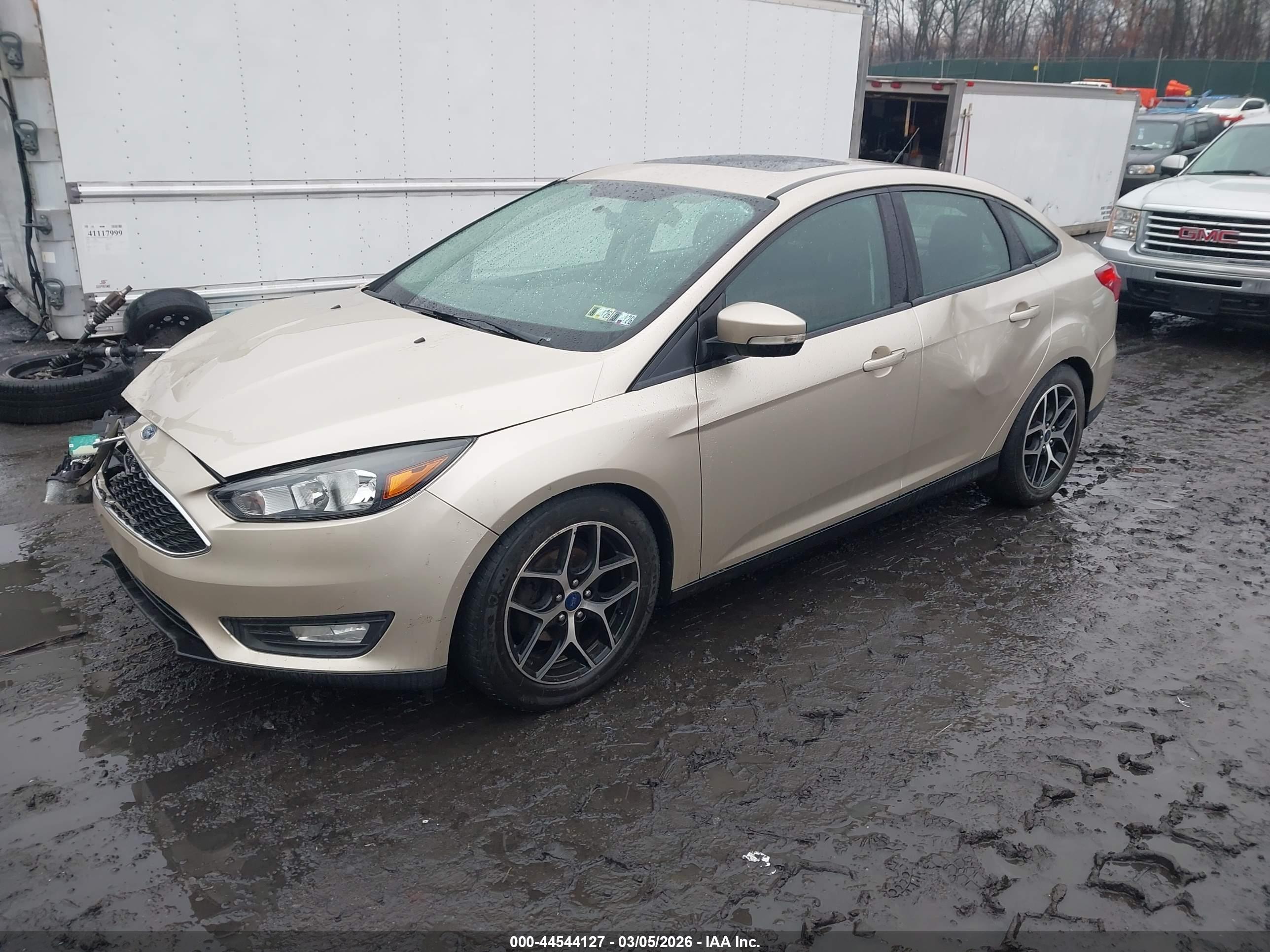 FORD FOCUS image 2