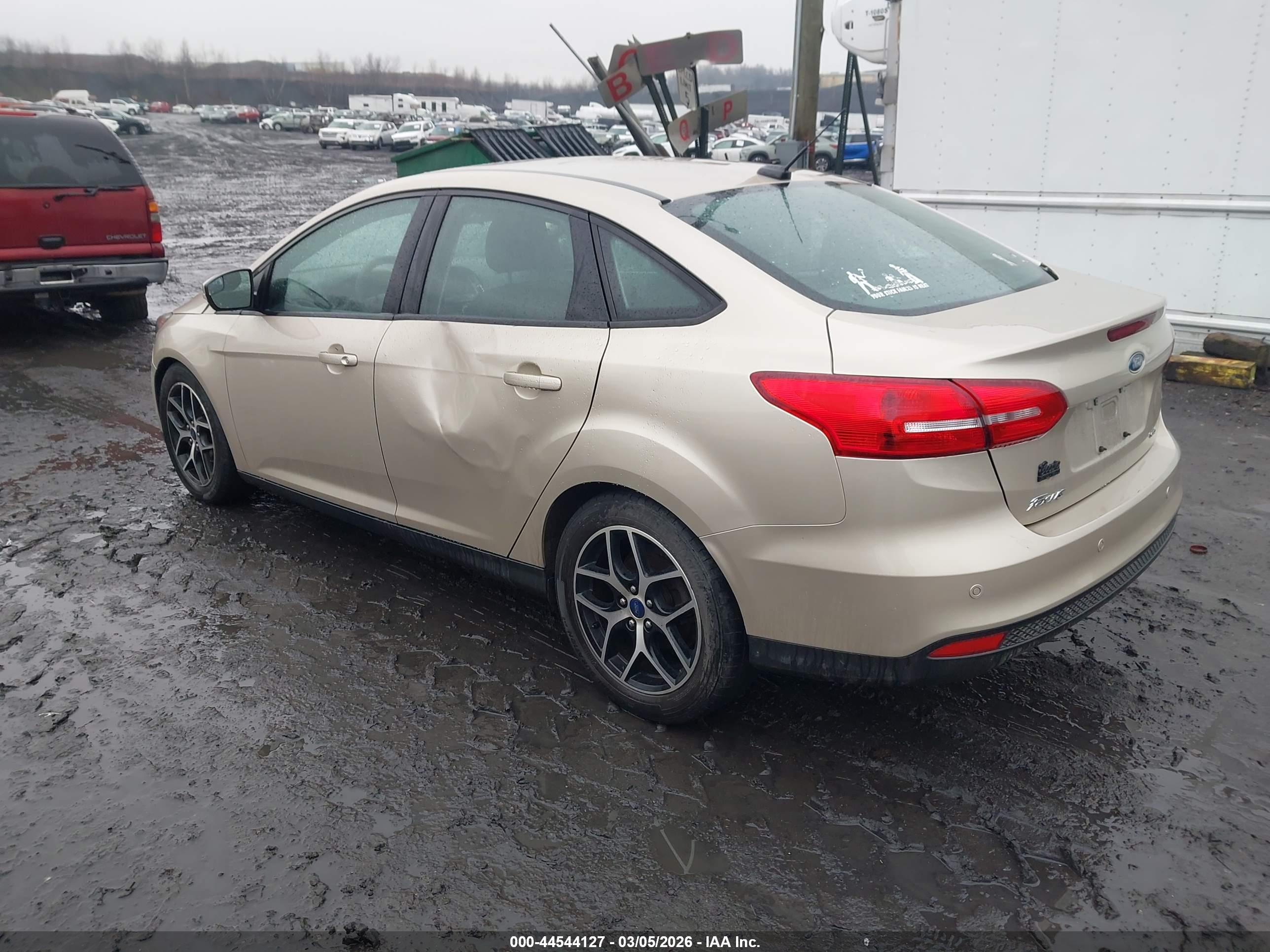 FORD FOCUS image 3