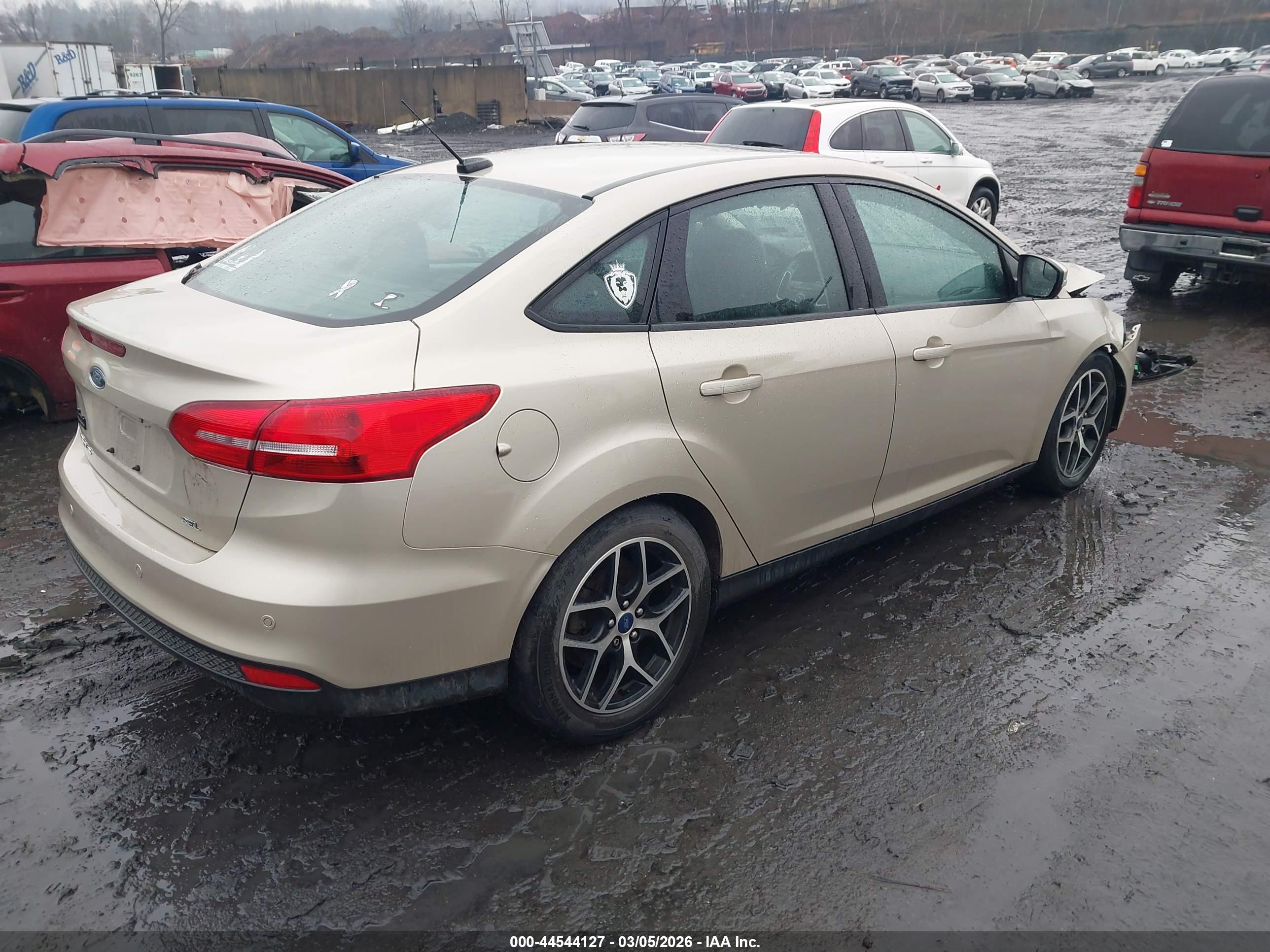 FORD FOCUS image 4