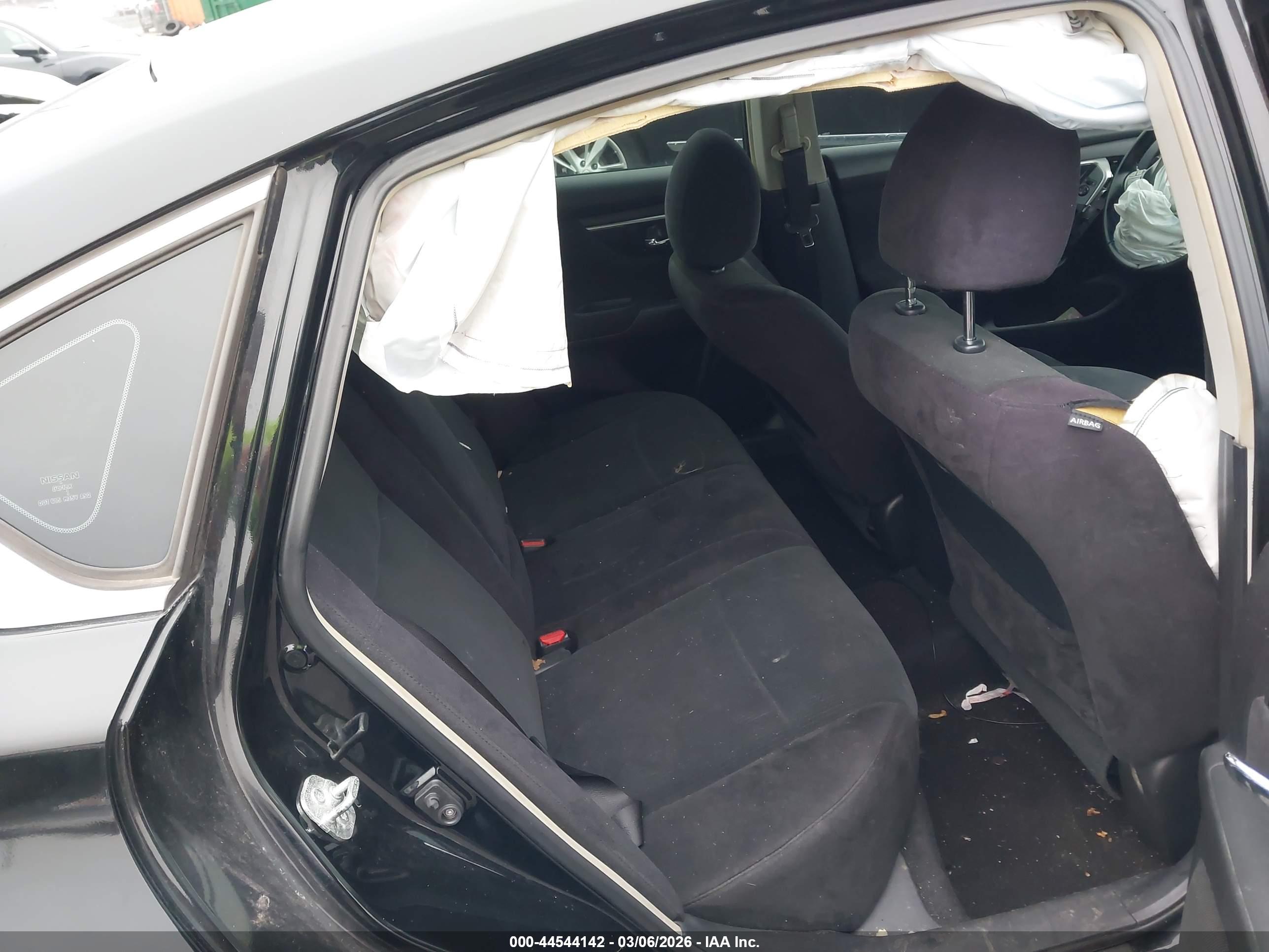 NISSAN ALTIMA image 8