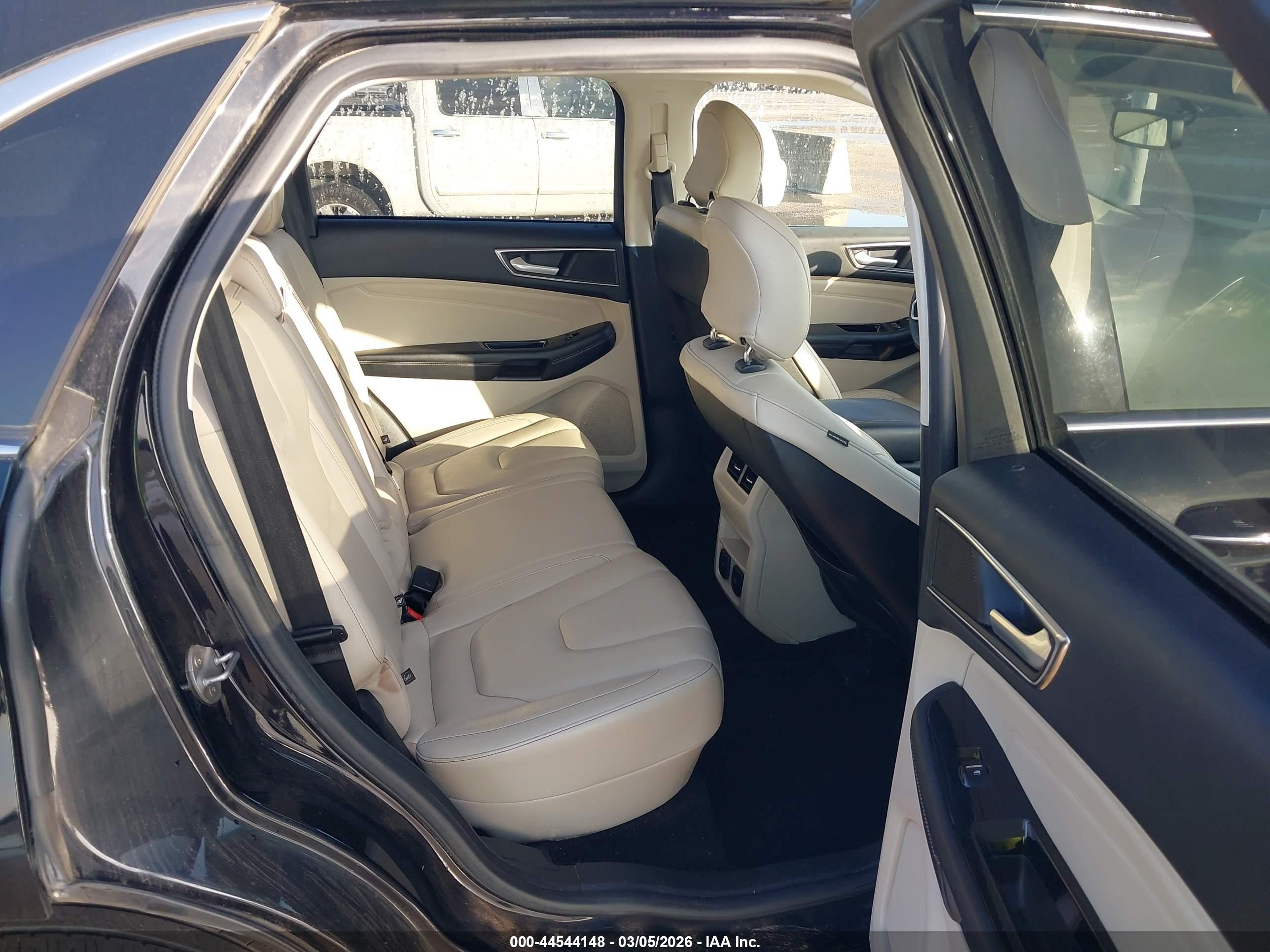 FORD EDGE image 8