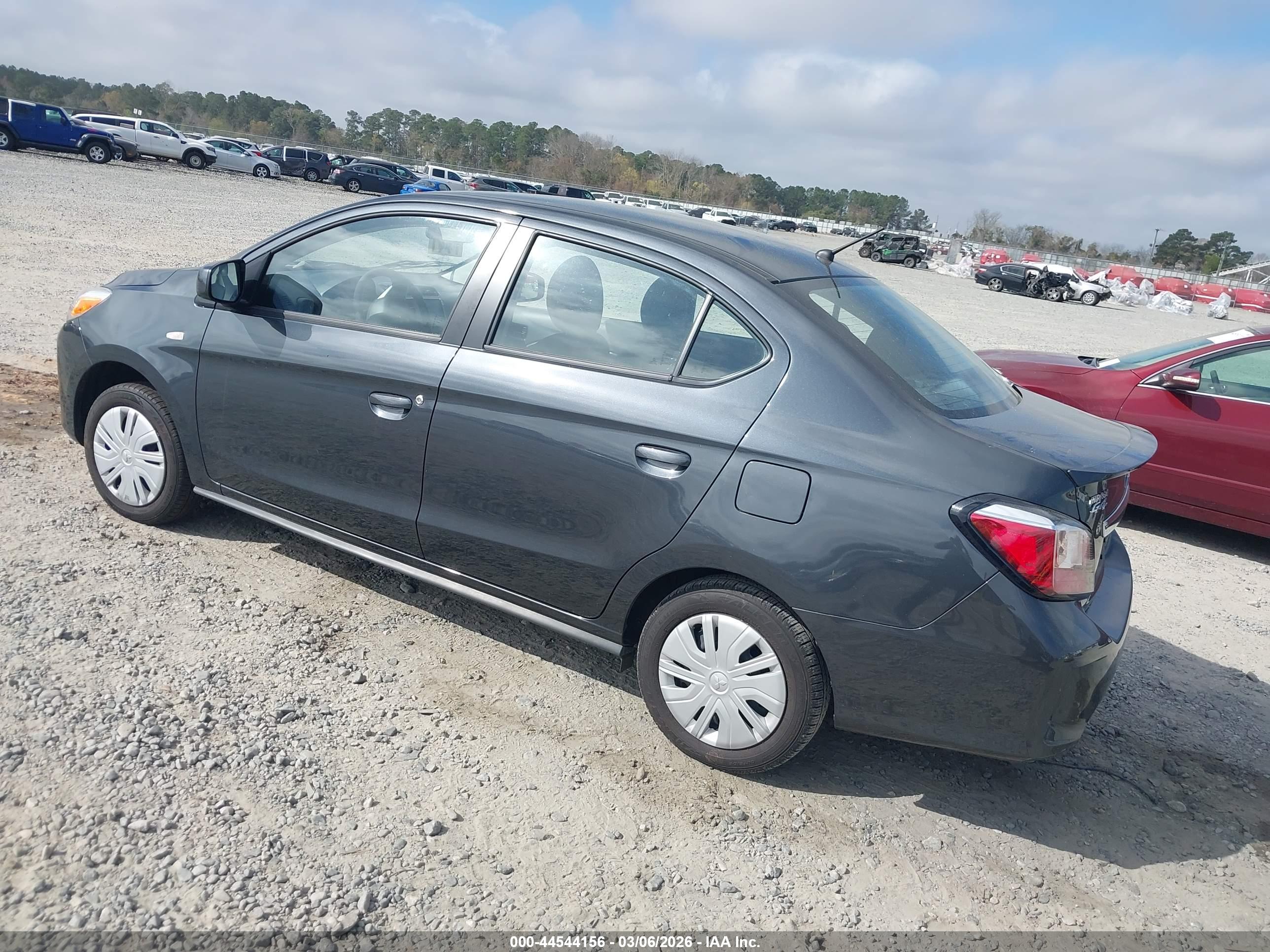 MITSUBISHI MIRAGE image 3