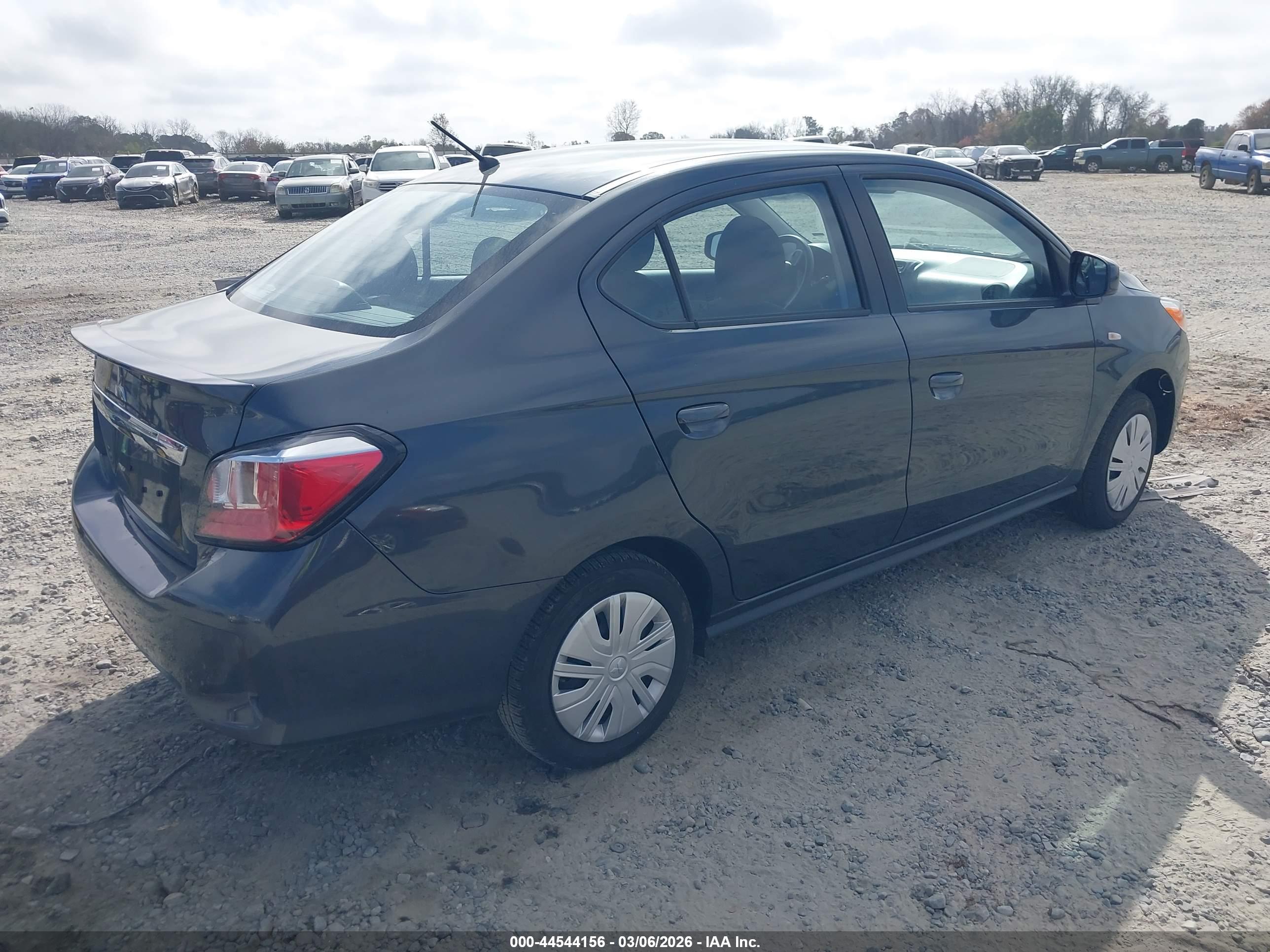 MITSUBISHI MIRAGE image 4