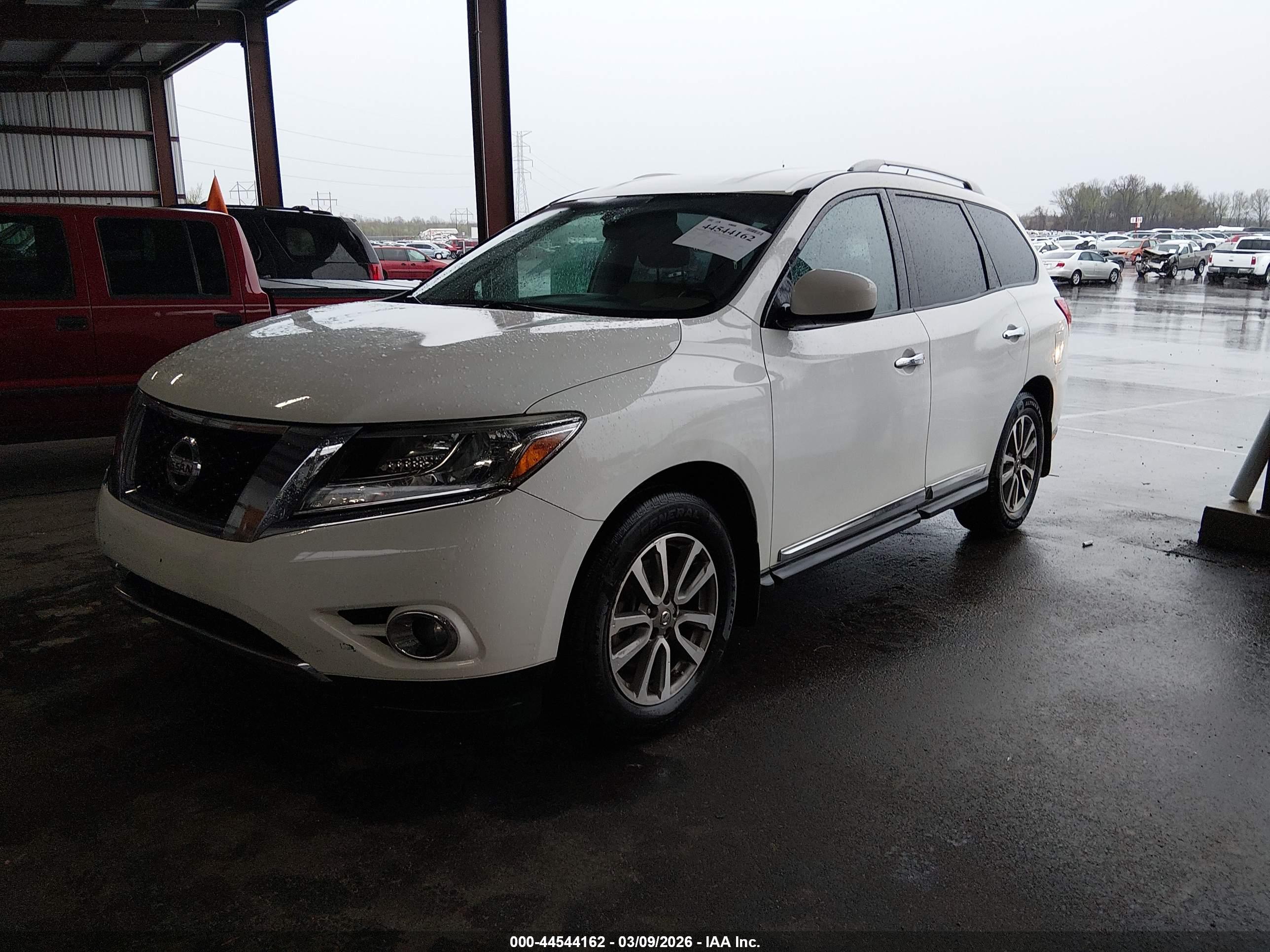 NISSAN PATHFINDER image 2