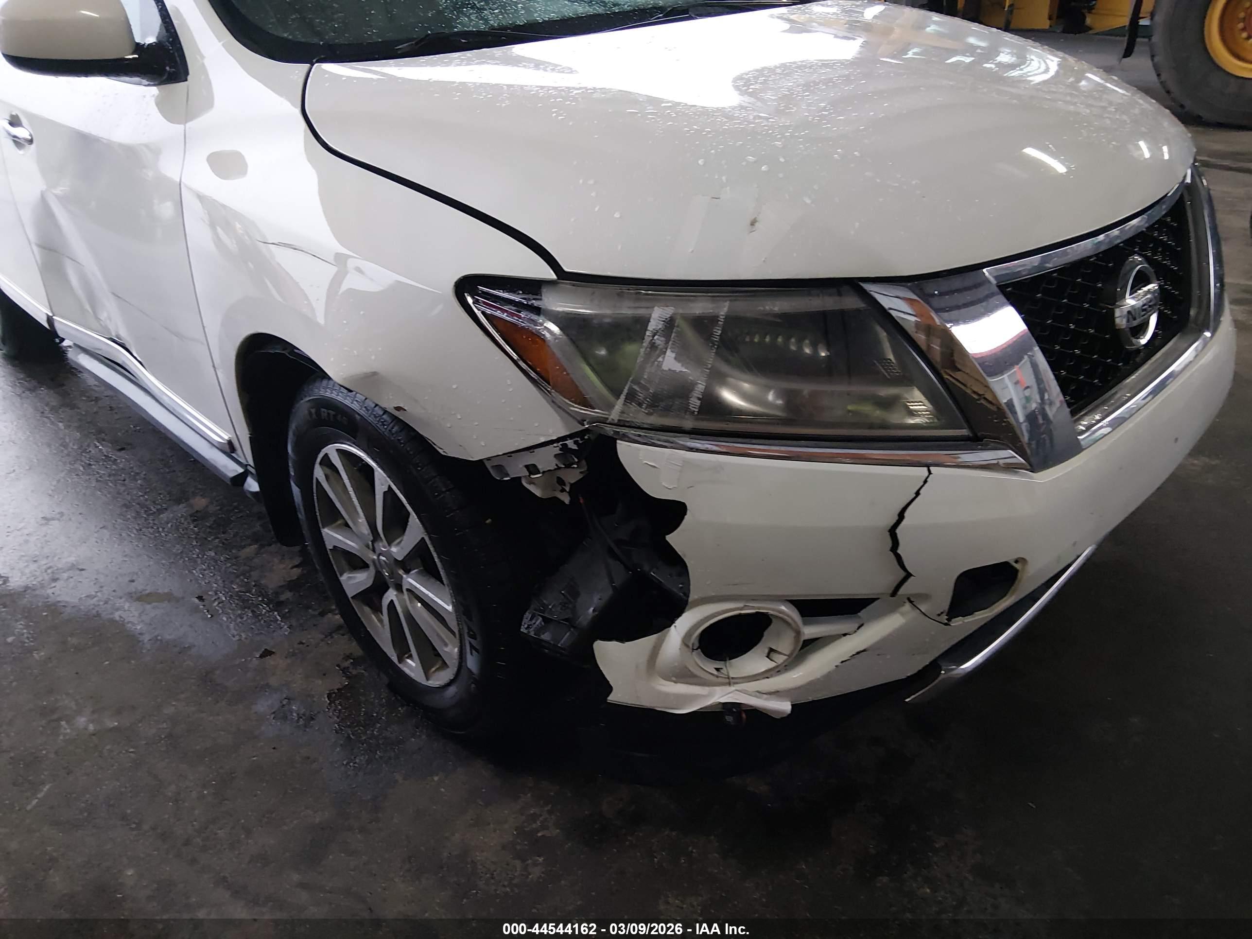NISSAN PATHFINDER image 6
