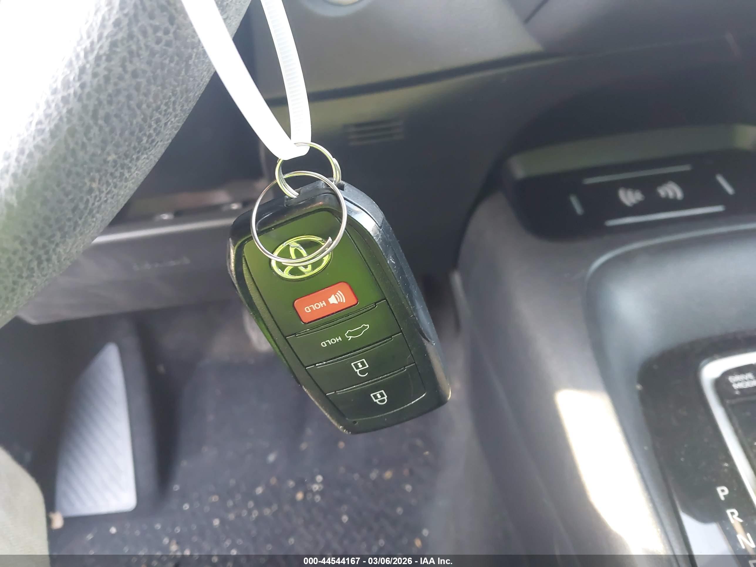 TOYOTA COROLLA image 11