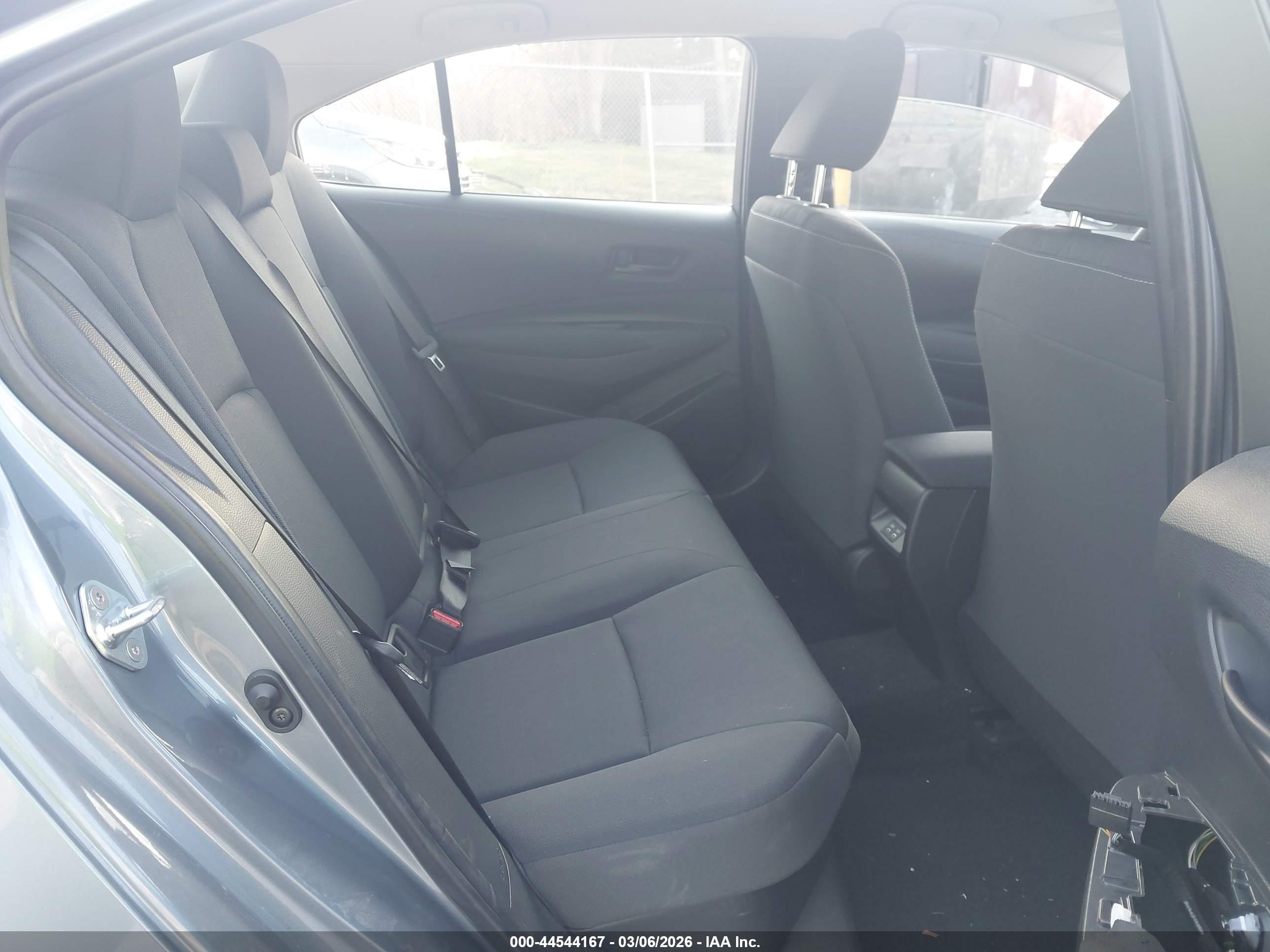 TOYOTA COROLLA image 8