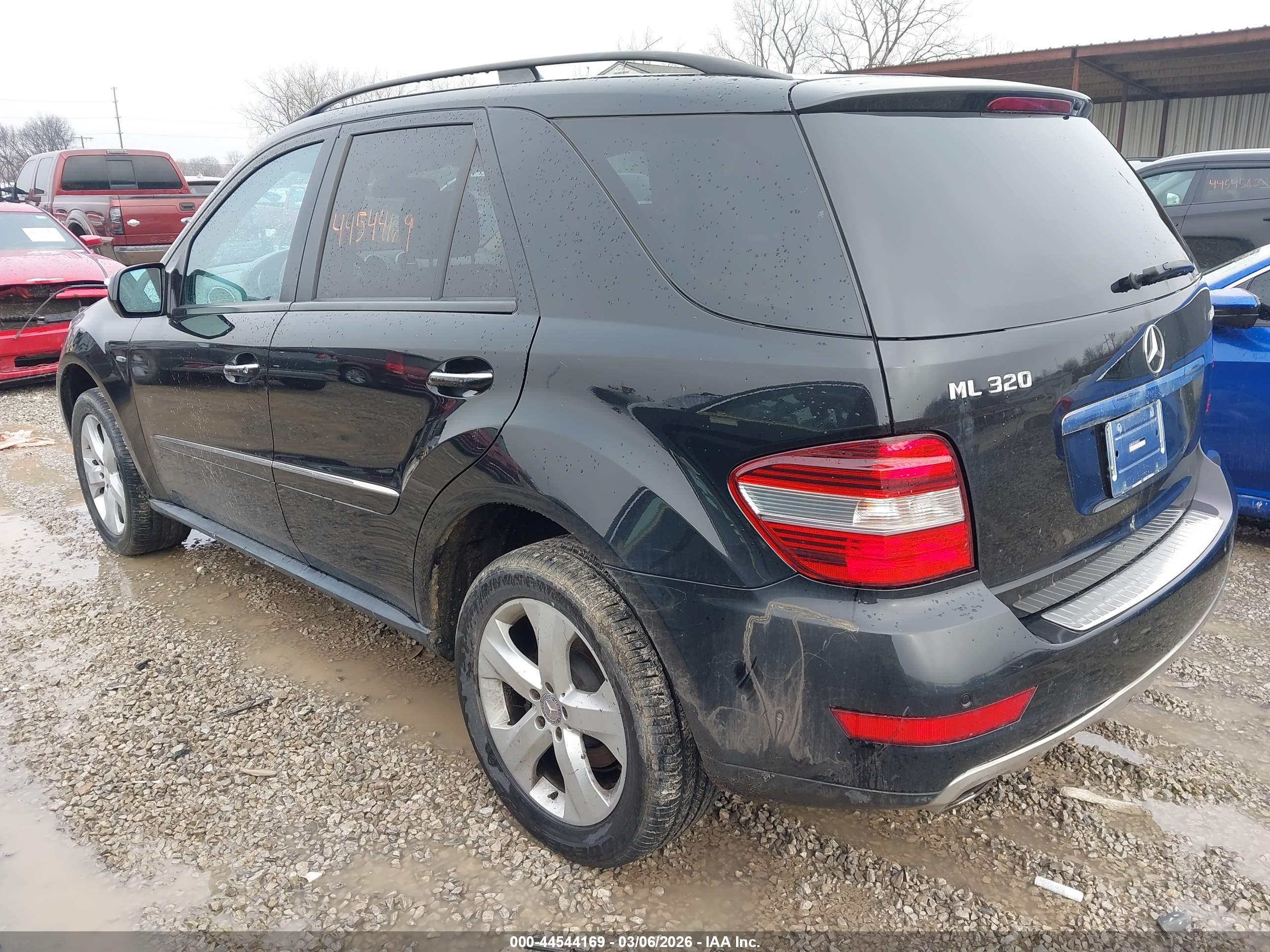 MERCEDES-BENZ ML image 3