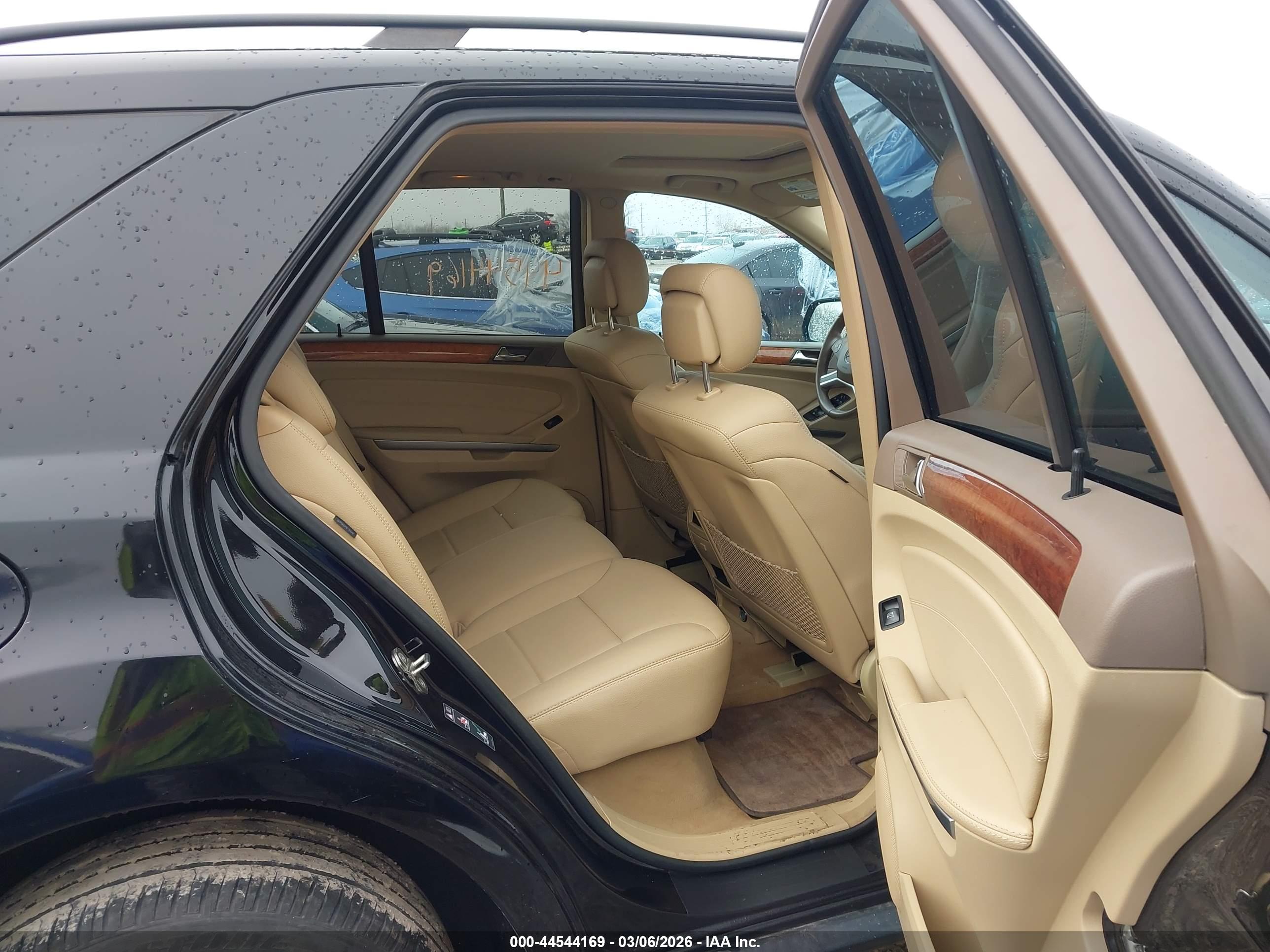 MERCEDES-BENZ ML image 8
