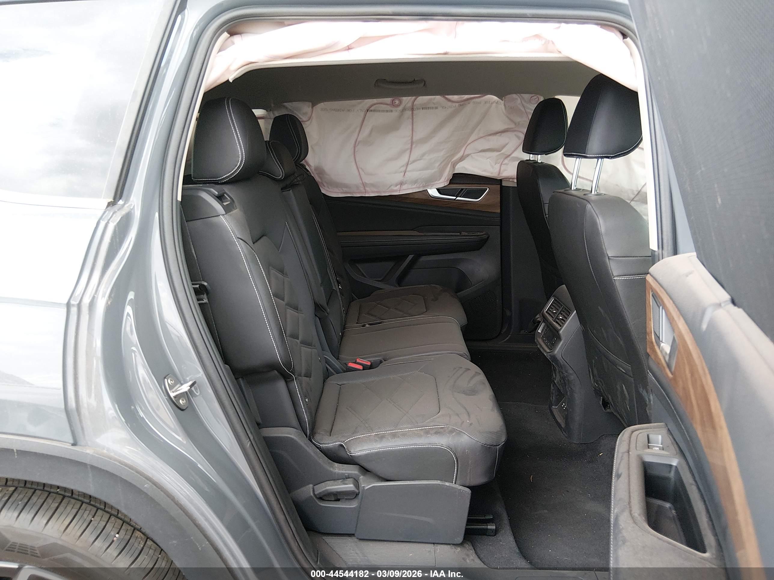 VOLKSWAGEN ATLAS image 8