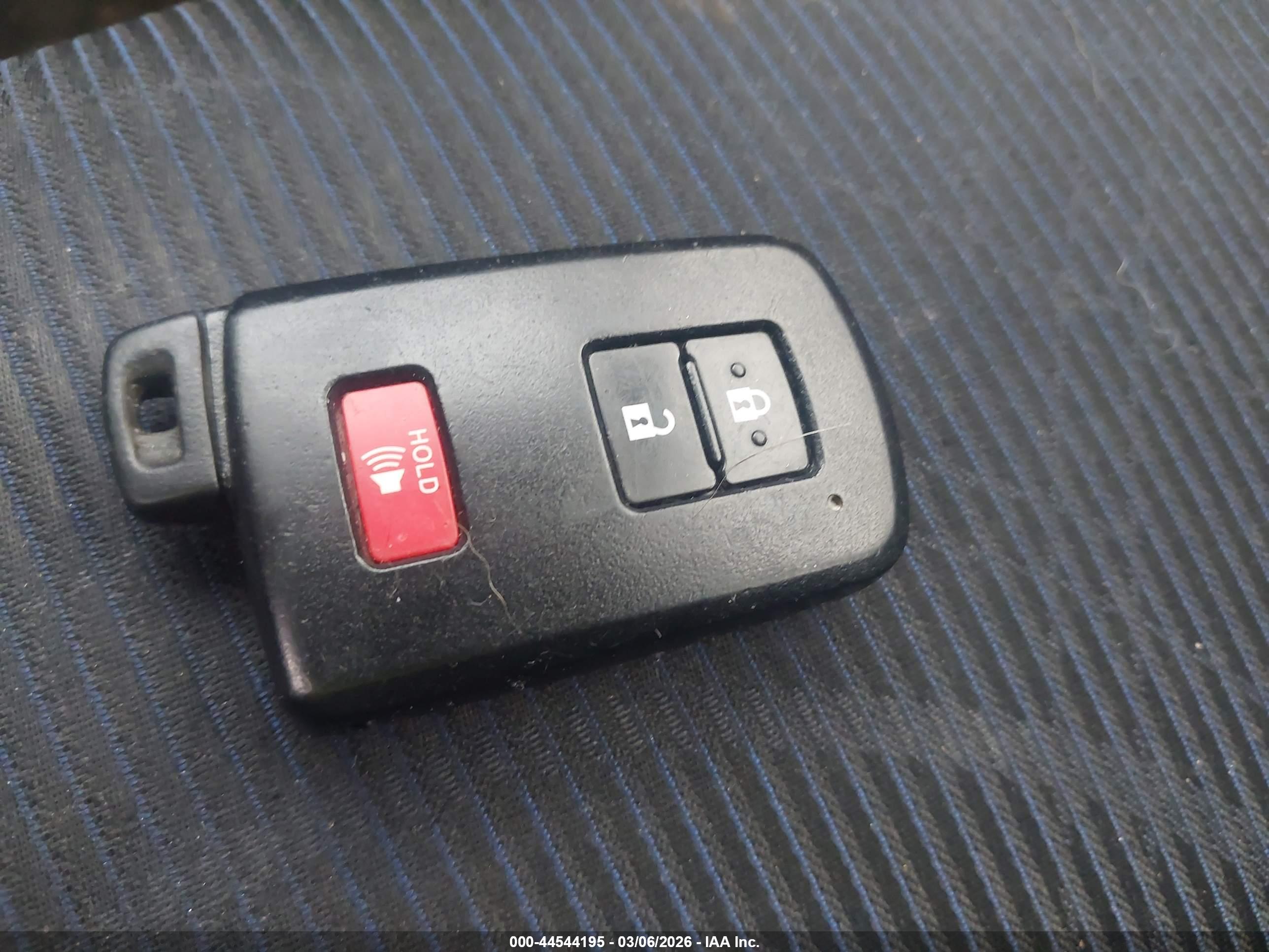 TOYOTA PRIUS image 11