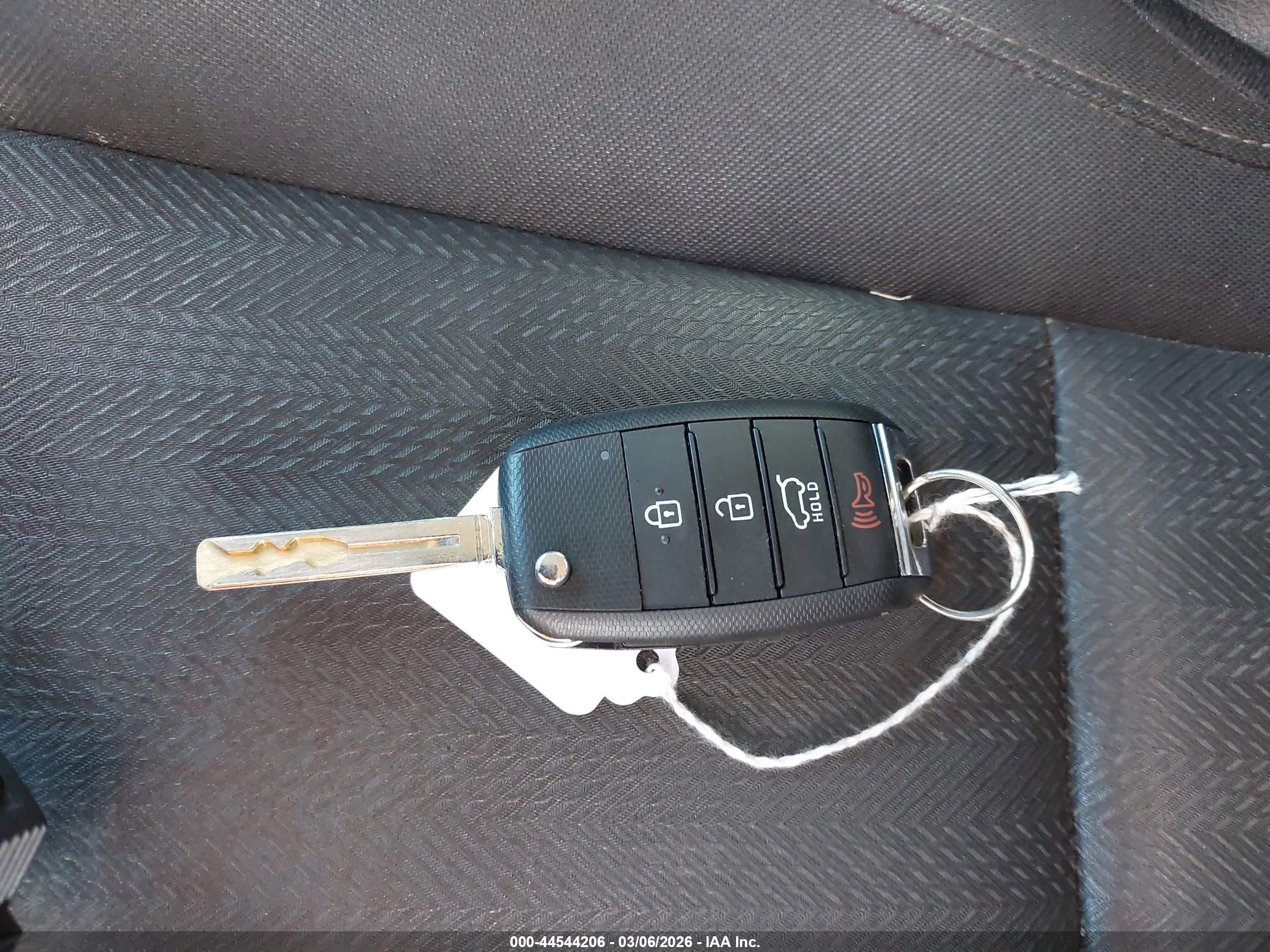 KIA SPORTAGE image 11