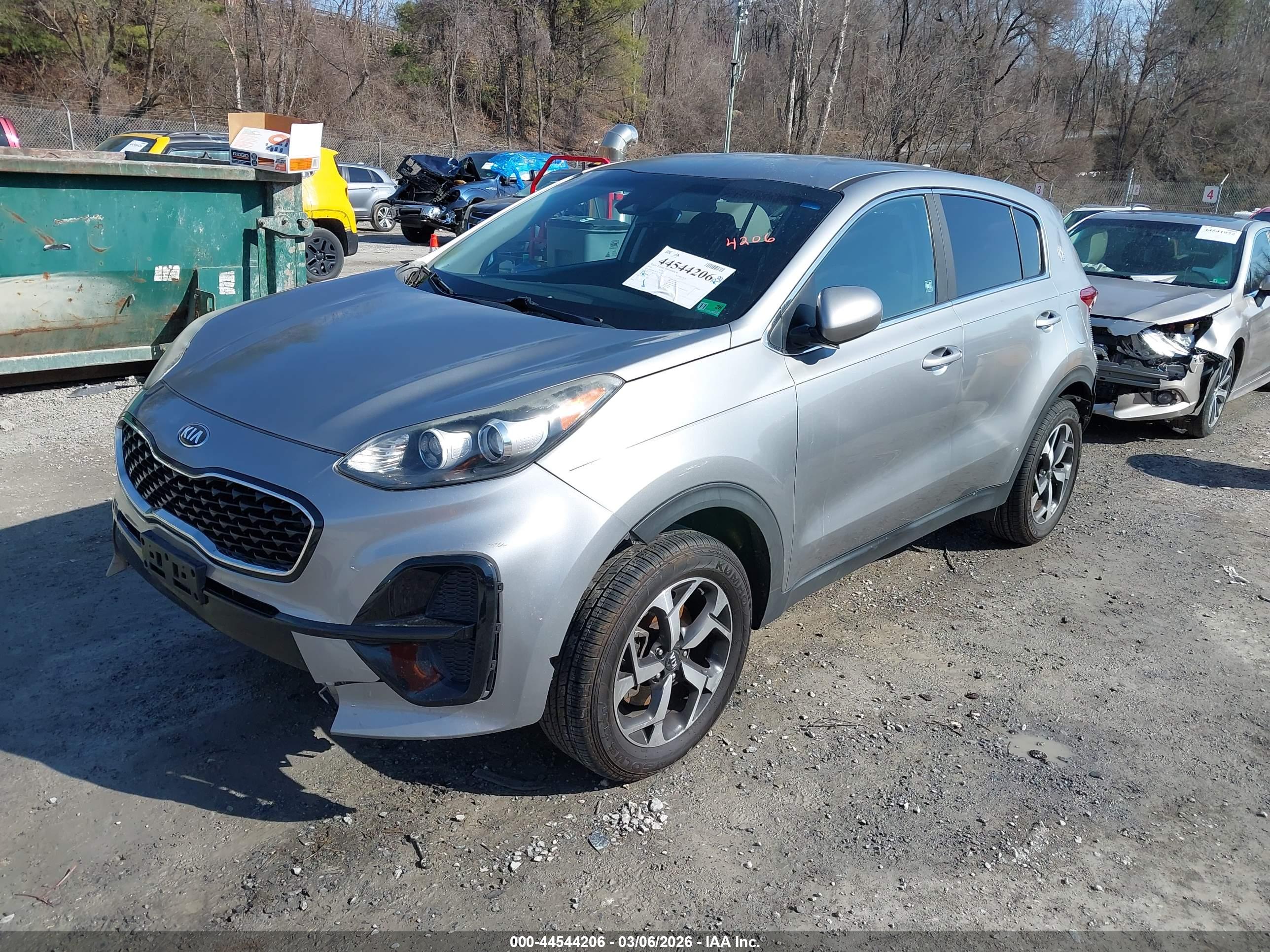 KIA SPORTAGE image 2