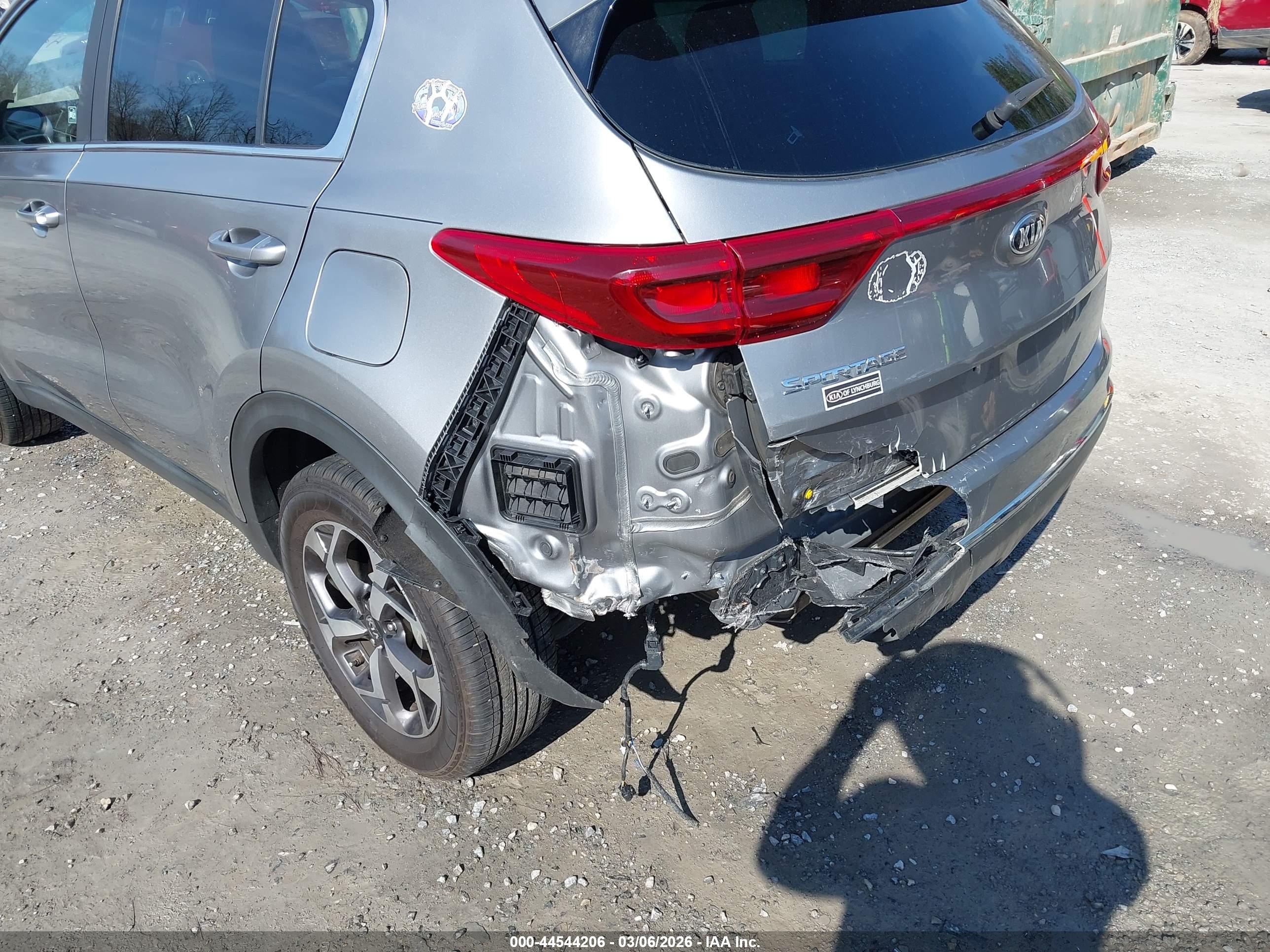 KIA SPORTAGE image 6
