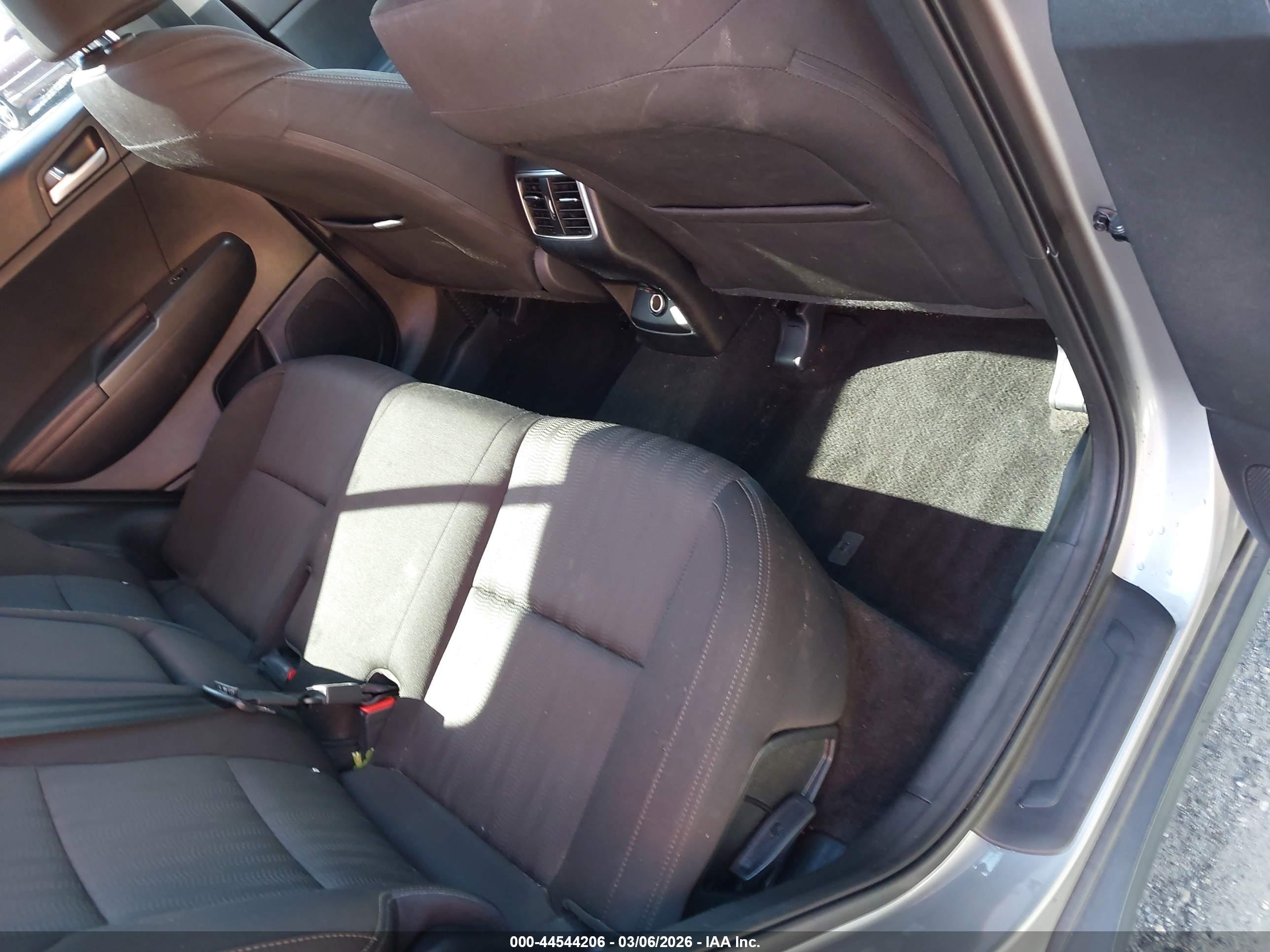 KIA SPORTAGE image 8