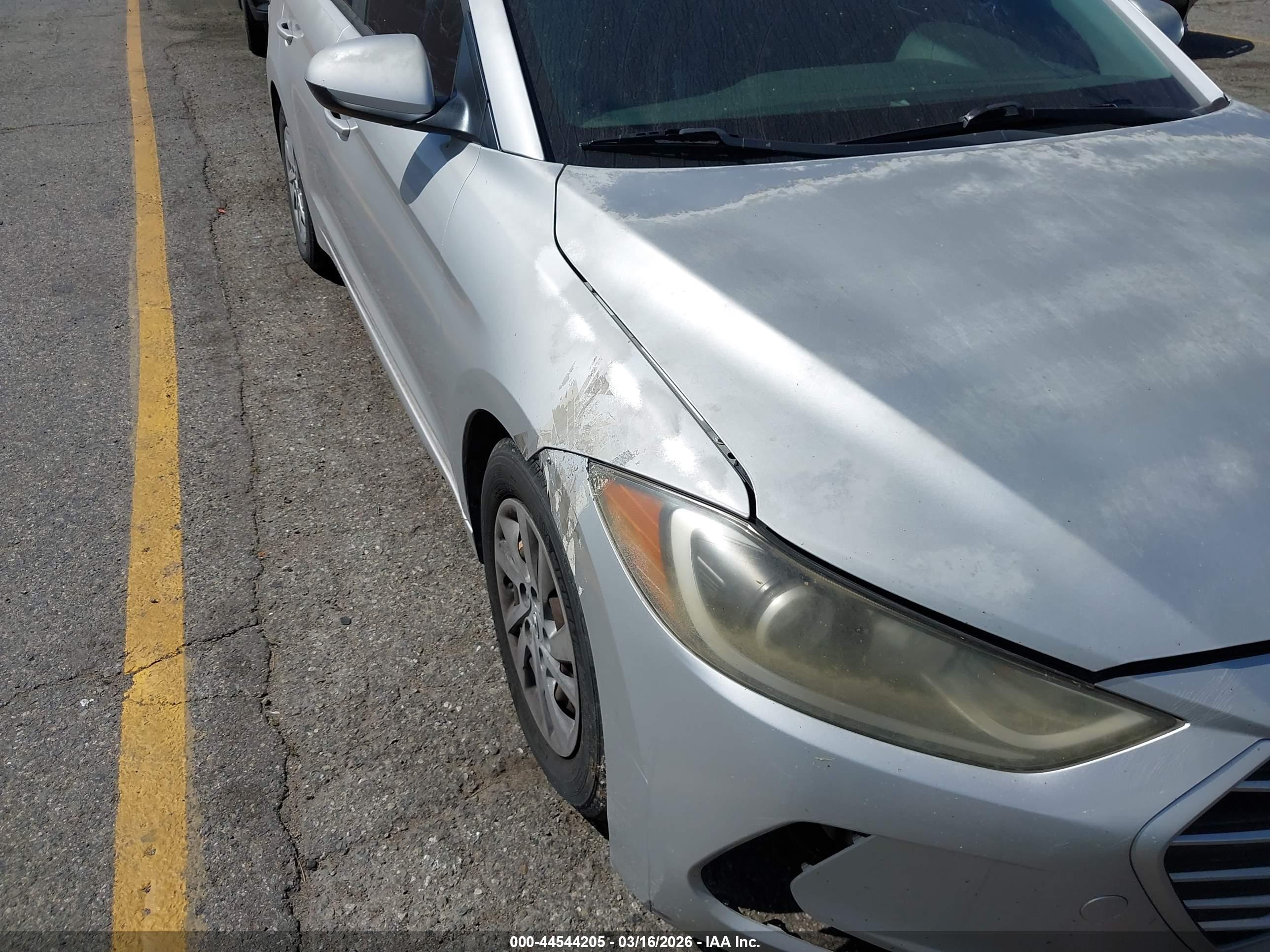 HYUNDAI ELANTRA image 6
