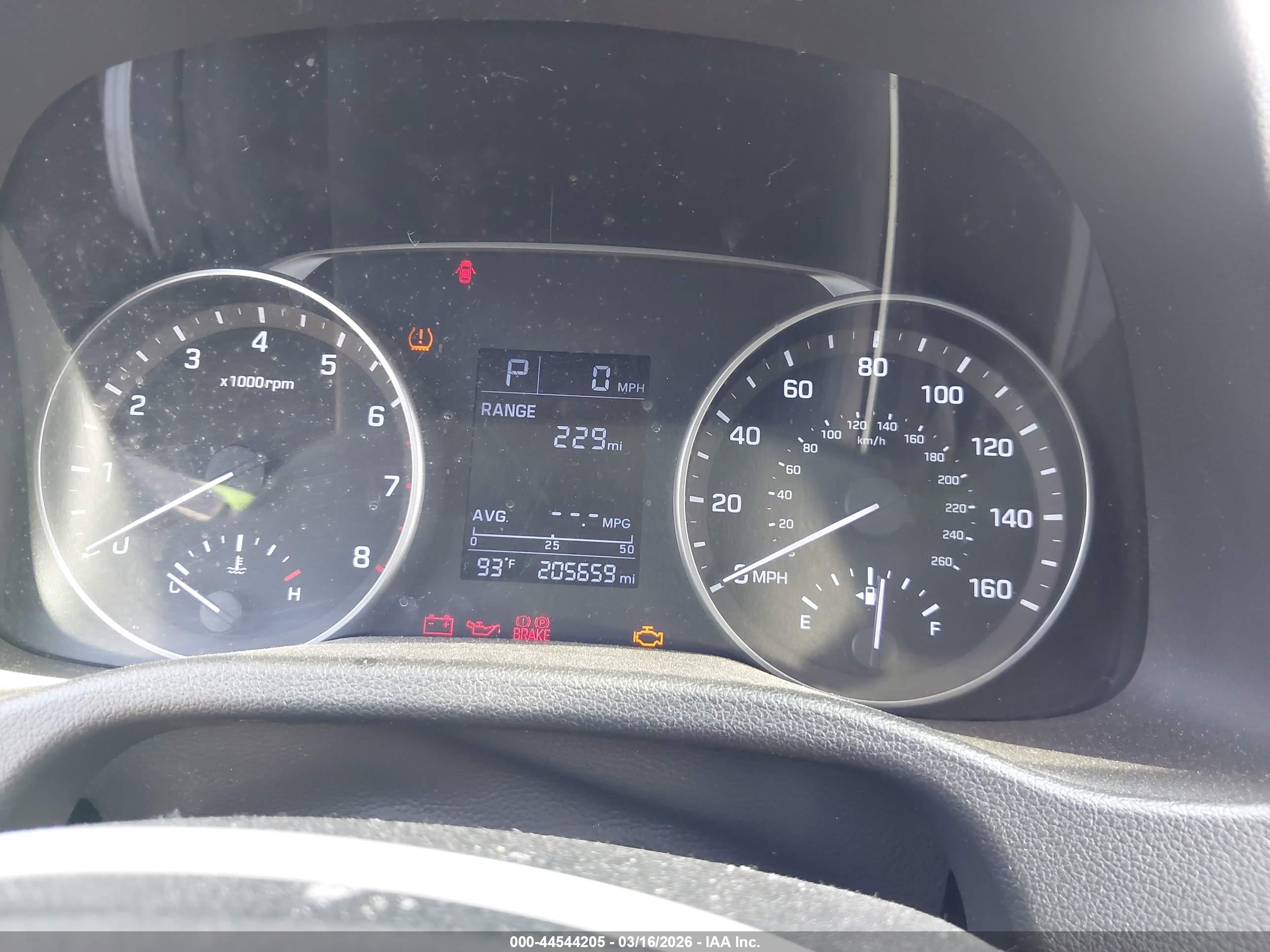 HYUNDAI ELANTRA image 7