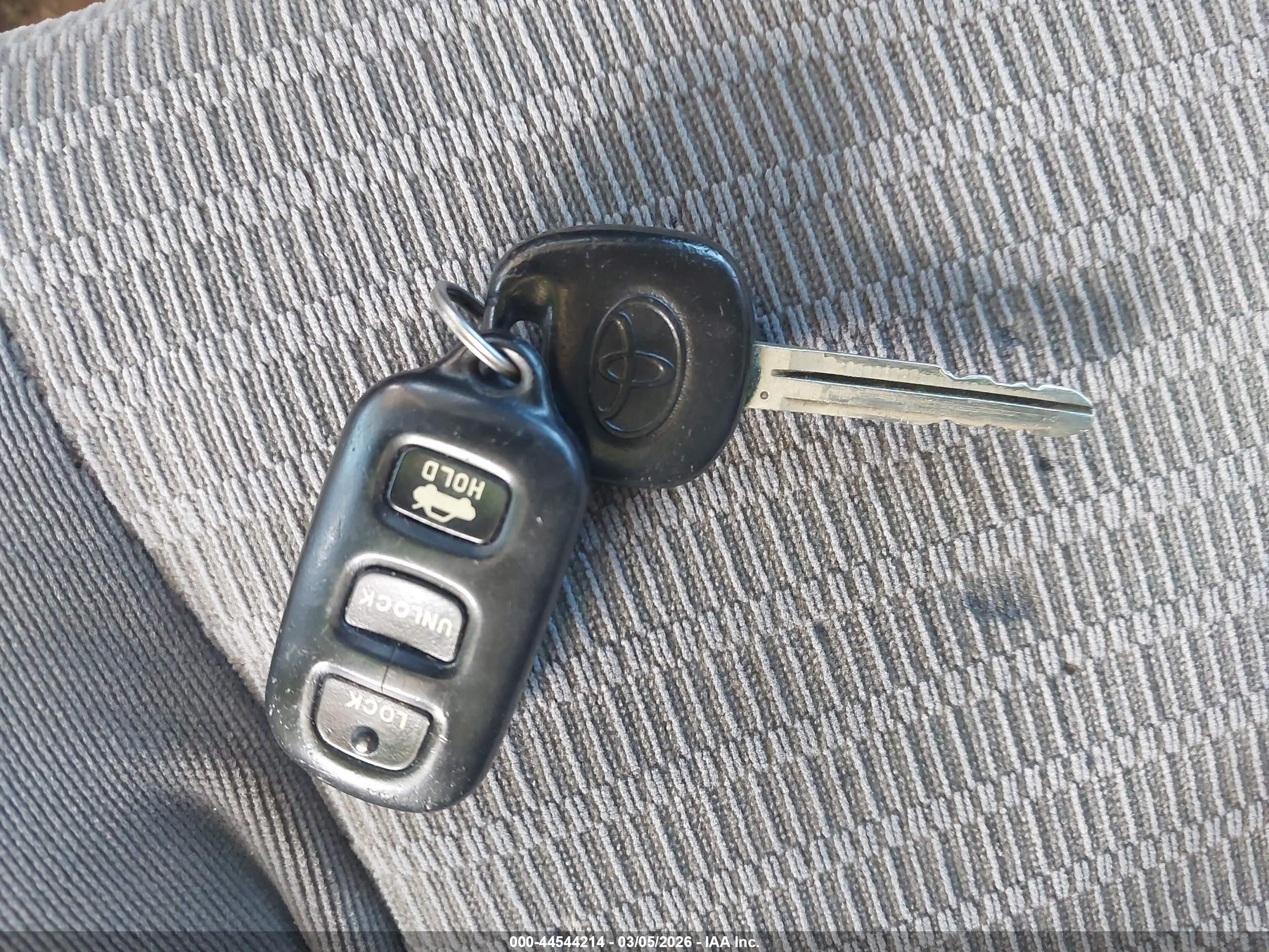 TOYOTA CAMRY image 11