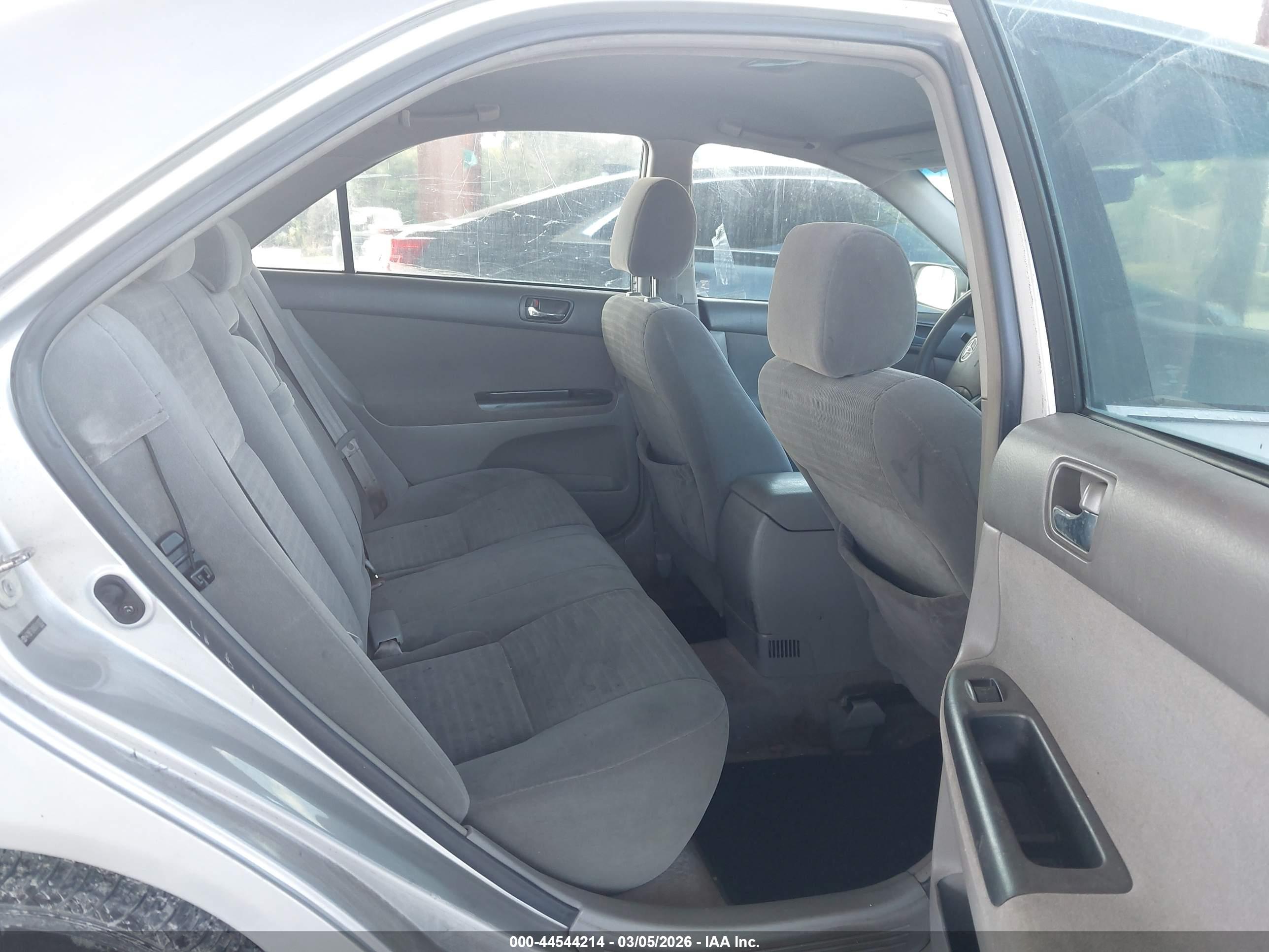 TOYOTA CAMRY image 8