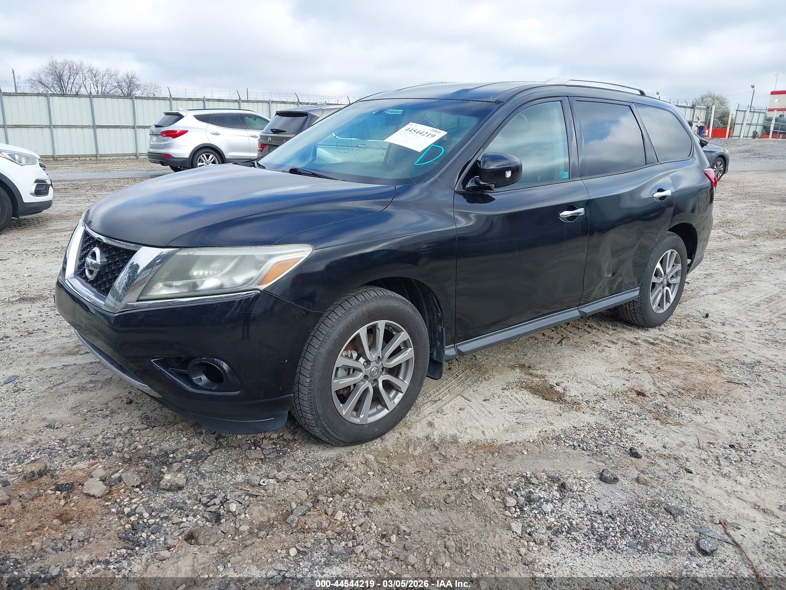 NISSAN PATHFINDER image 2