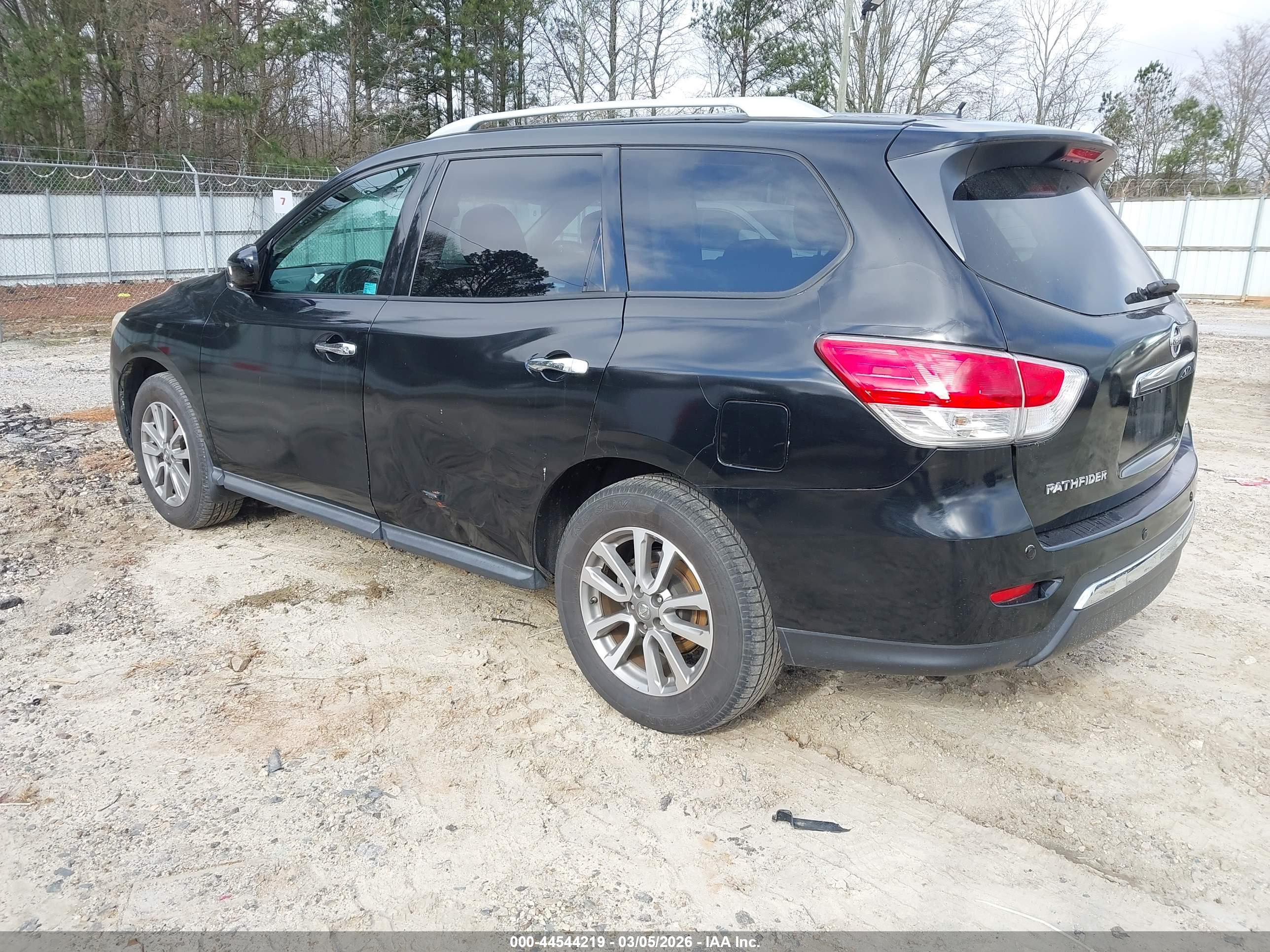 NISSAN PATHFINDER image 3