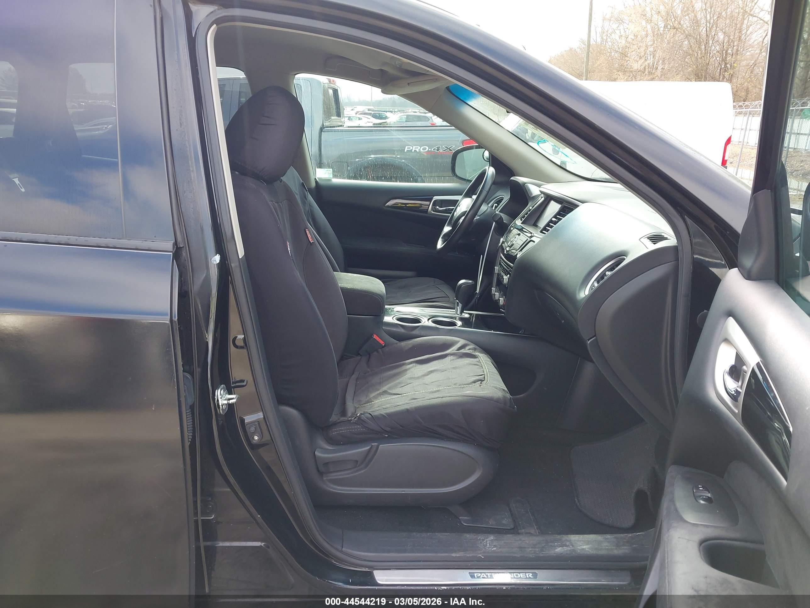 NISSAN PATHFINDER image 5