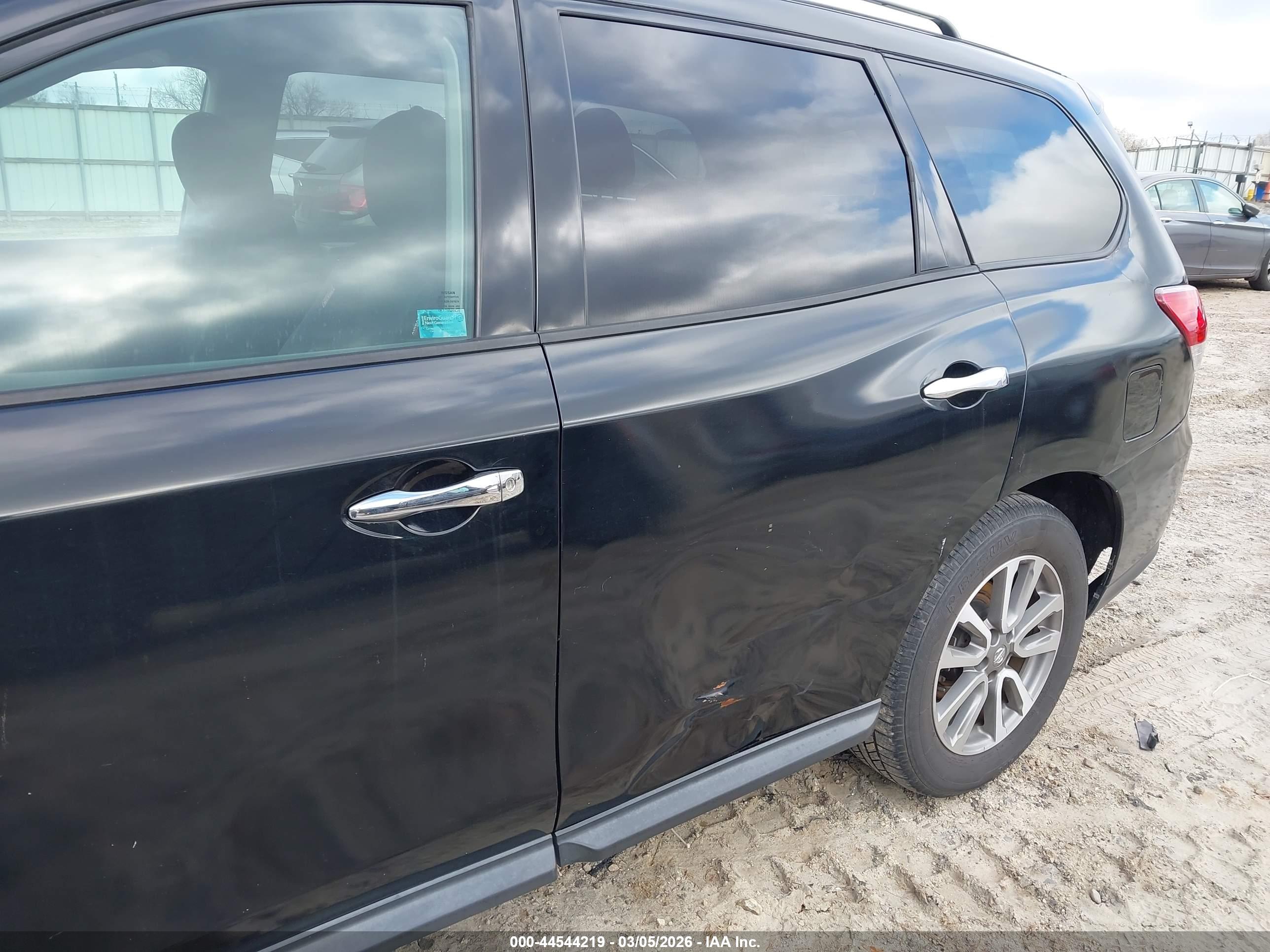 NISSAN PATHFINDER image 6