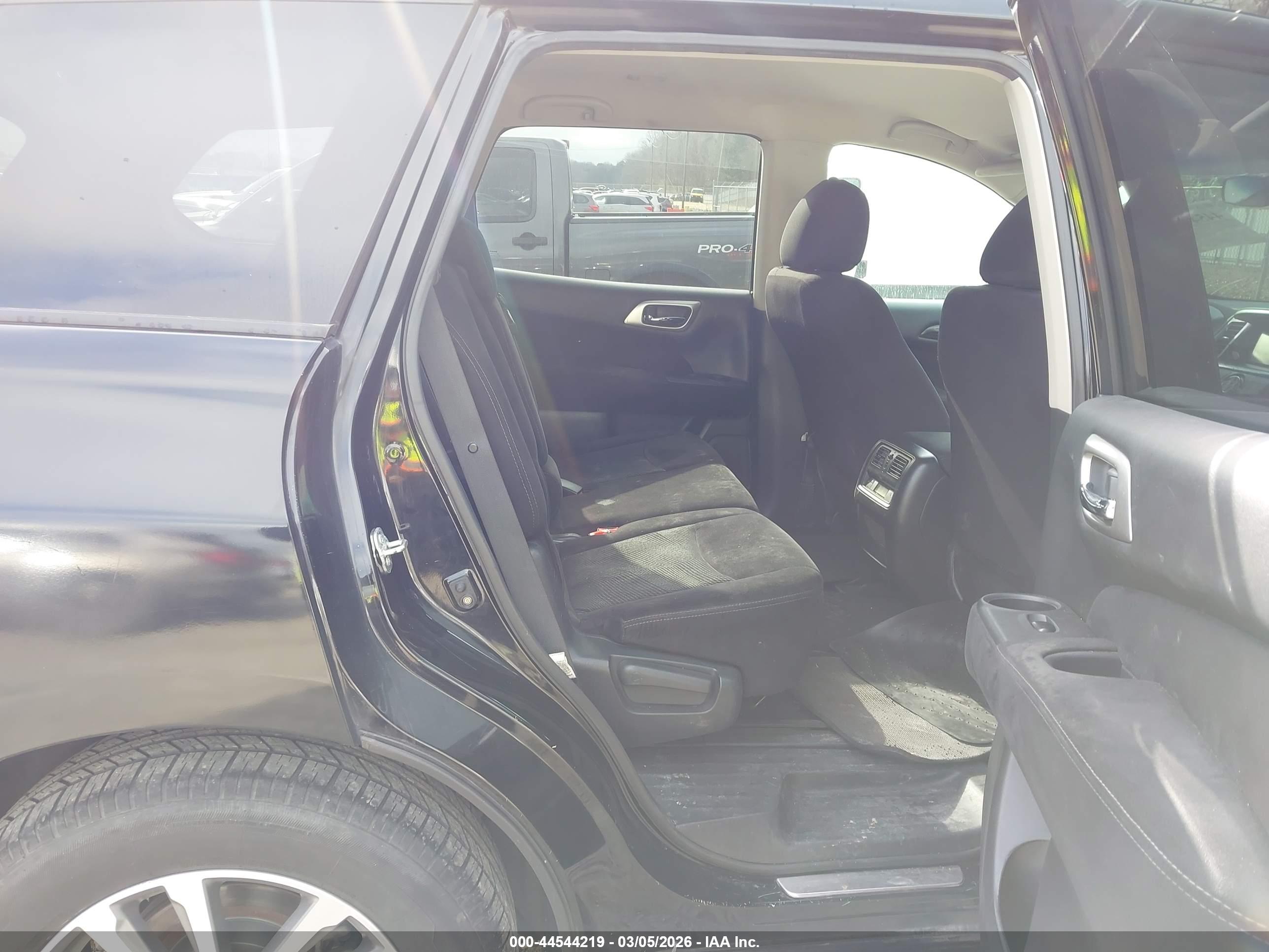 NISSAN PATHFINDER image 8