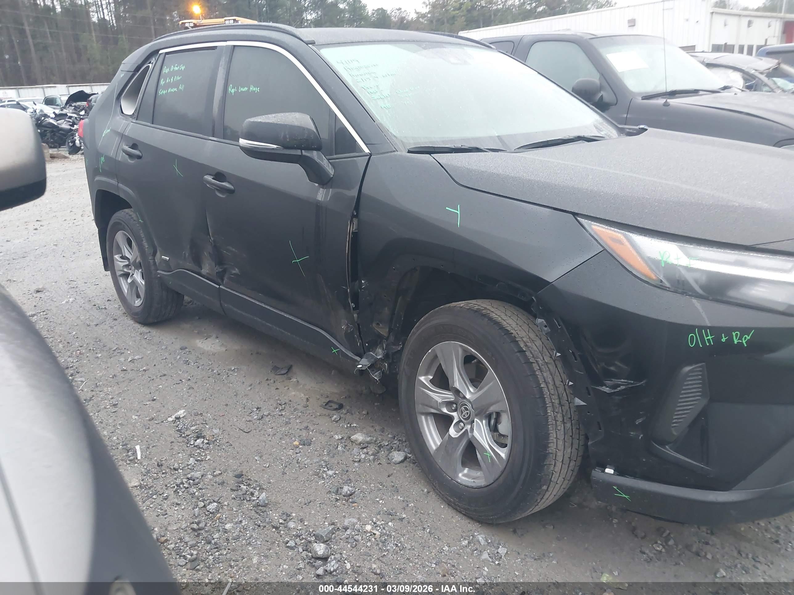 TOYOTA RAV4 image 6