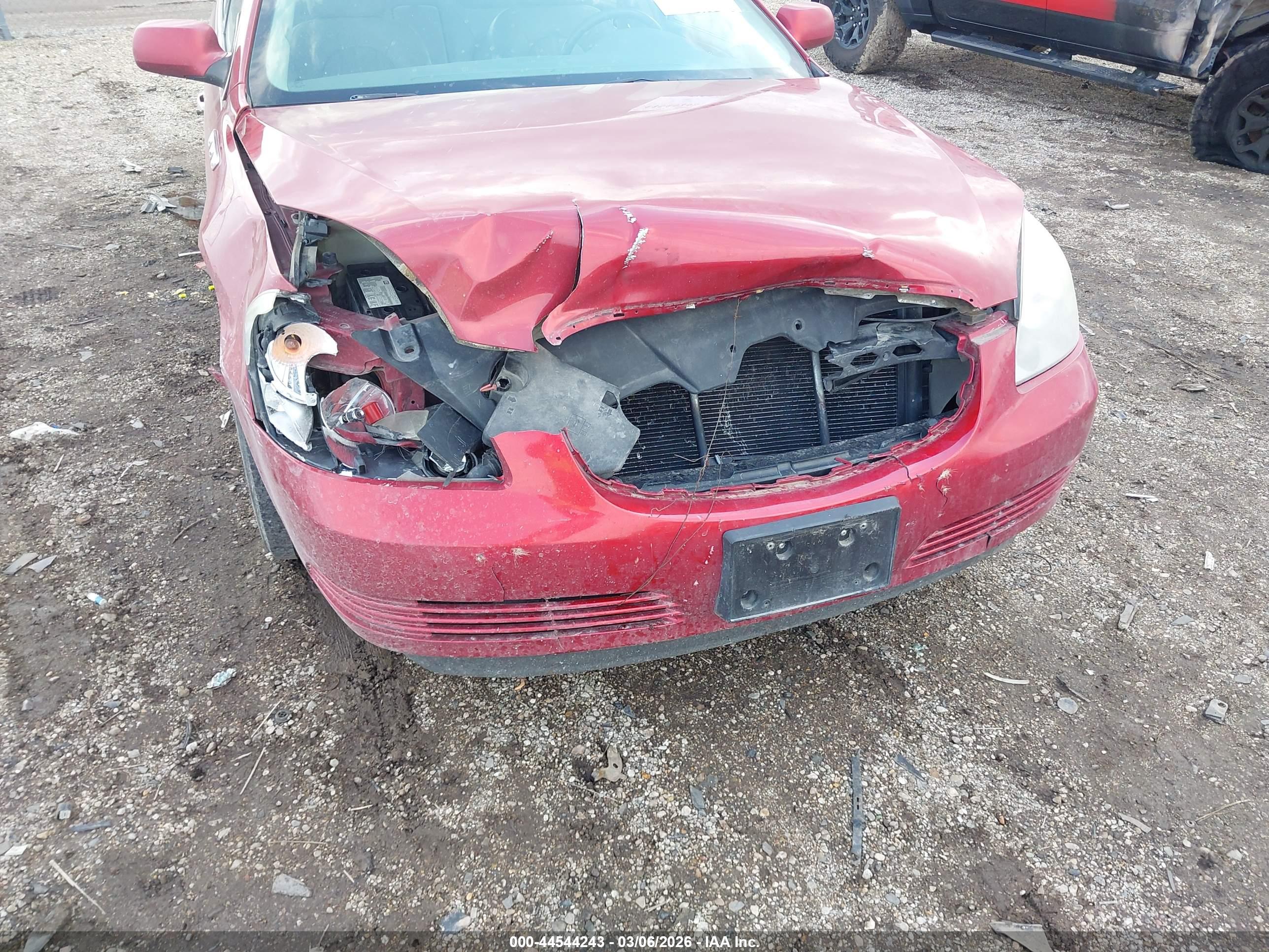 BUICK LUCERNE image 6
