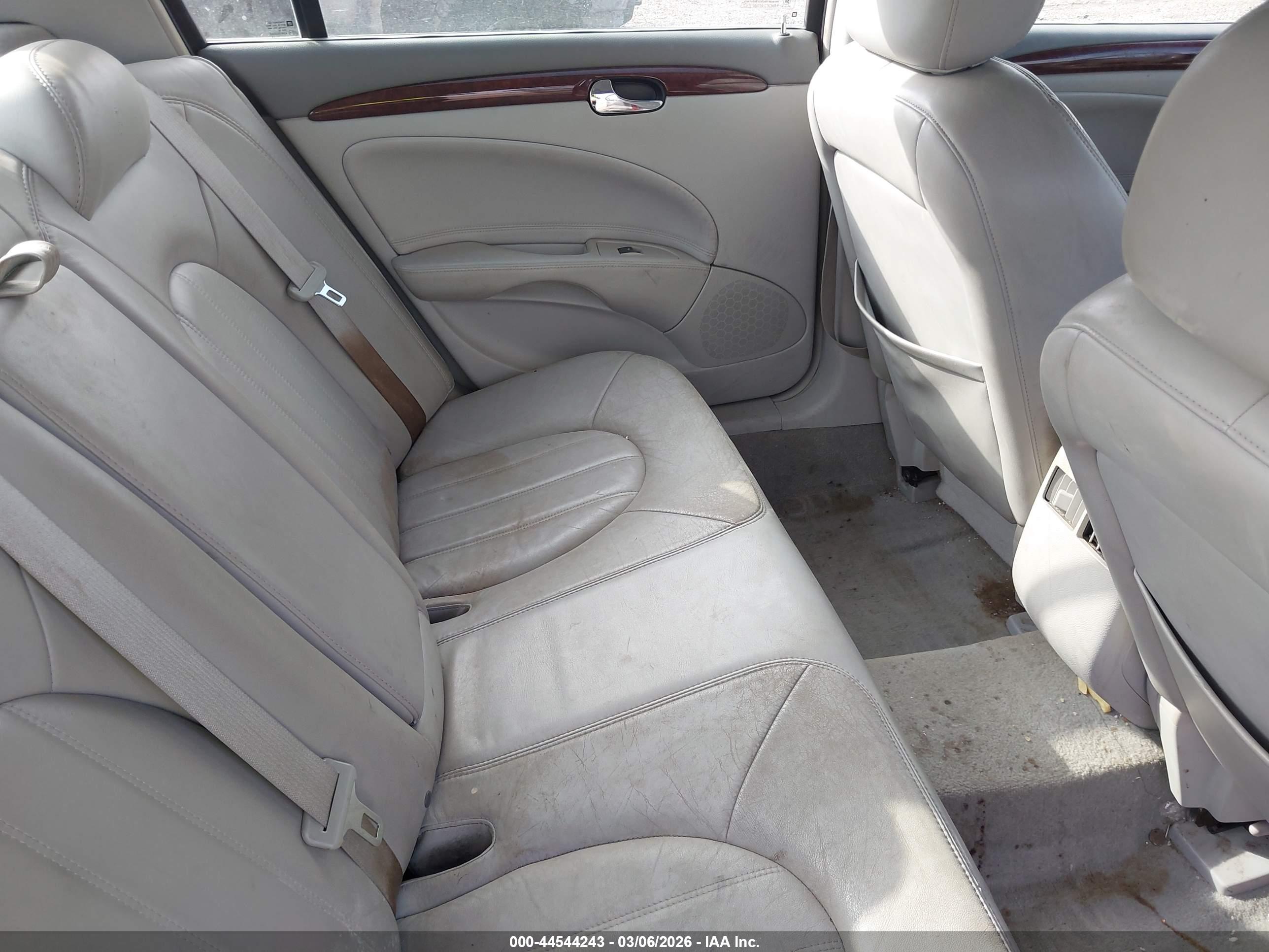 BUICK LUCERNE image 8
