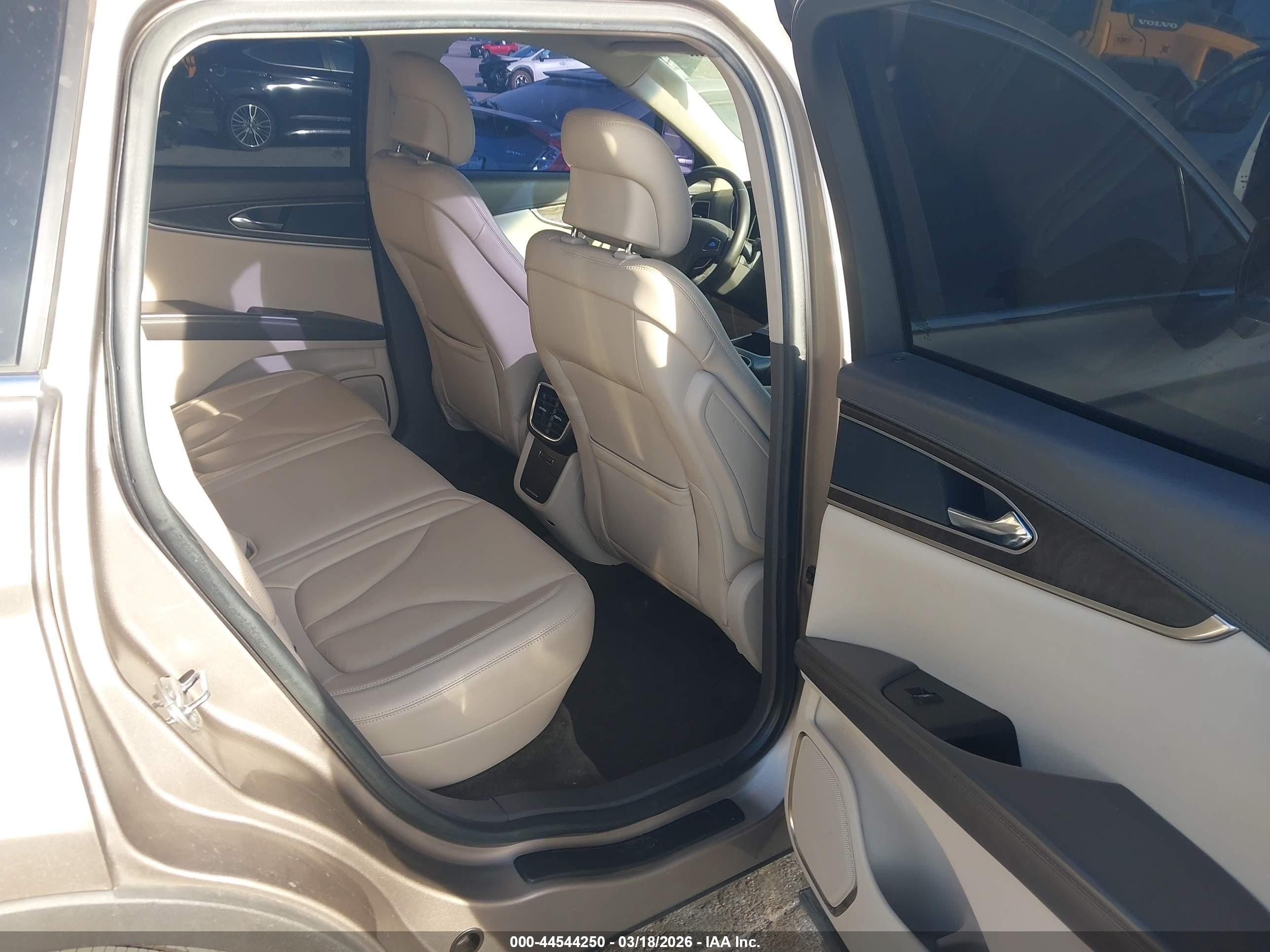 LINCOLN MKX image 8
